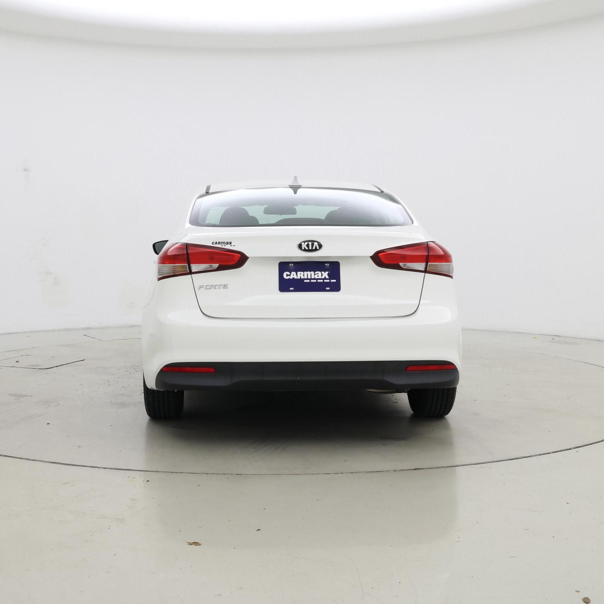 Thumbnail: 2017 Kia Forte - 6