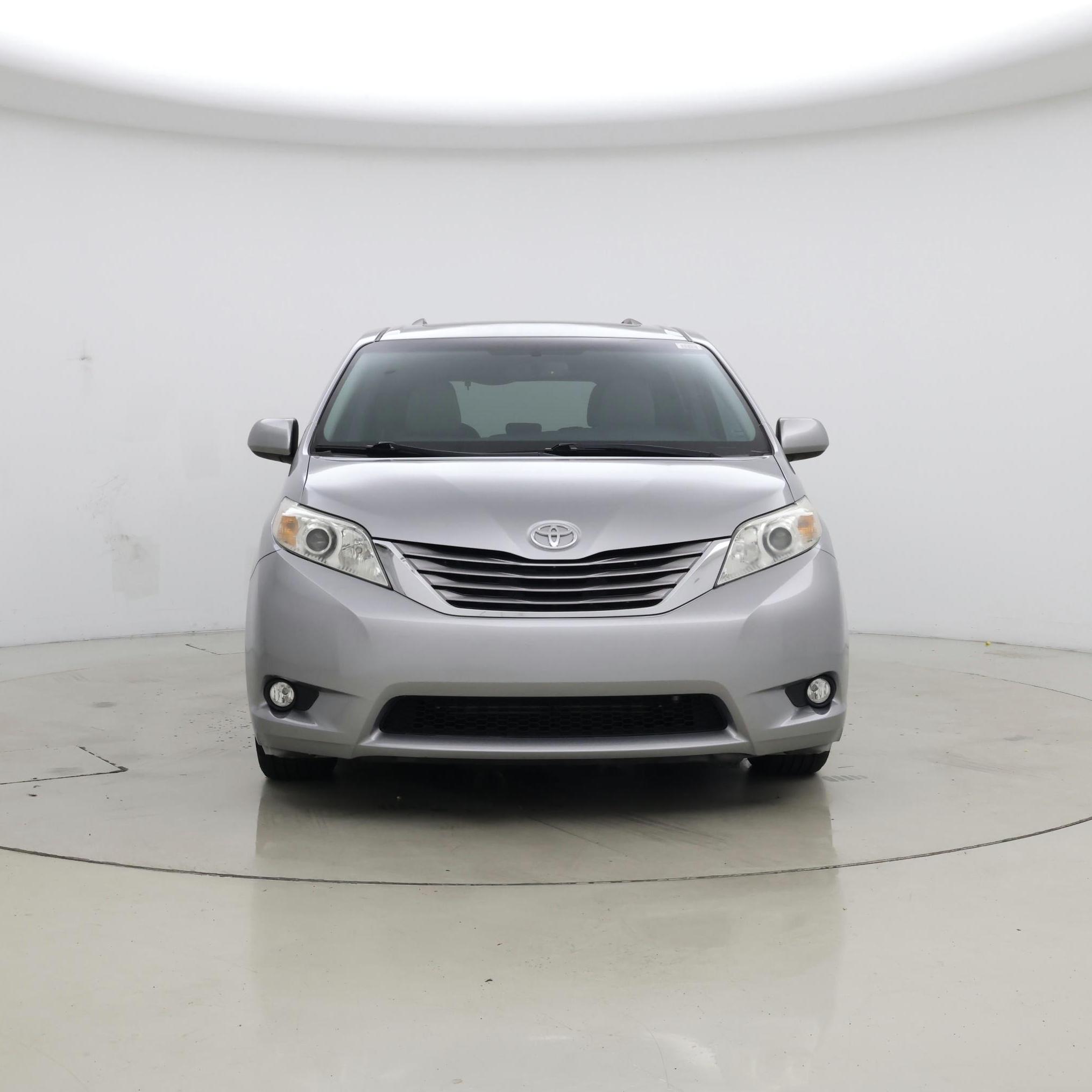Thumbnail: 2017 Toyota Sienna - 5