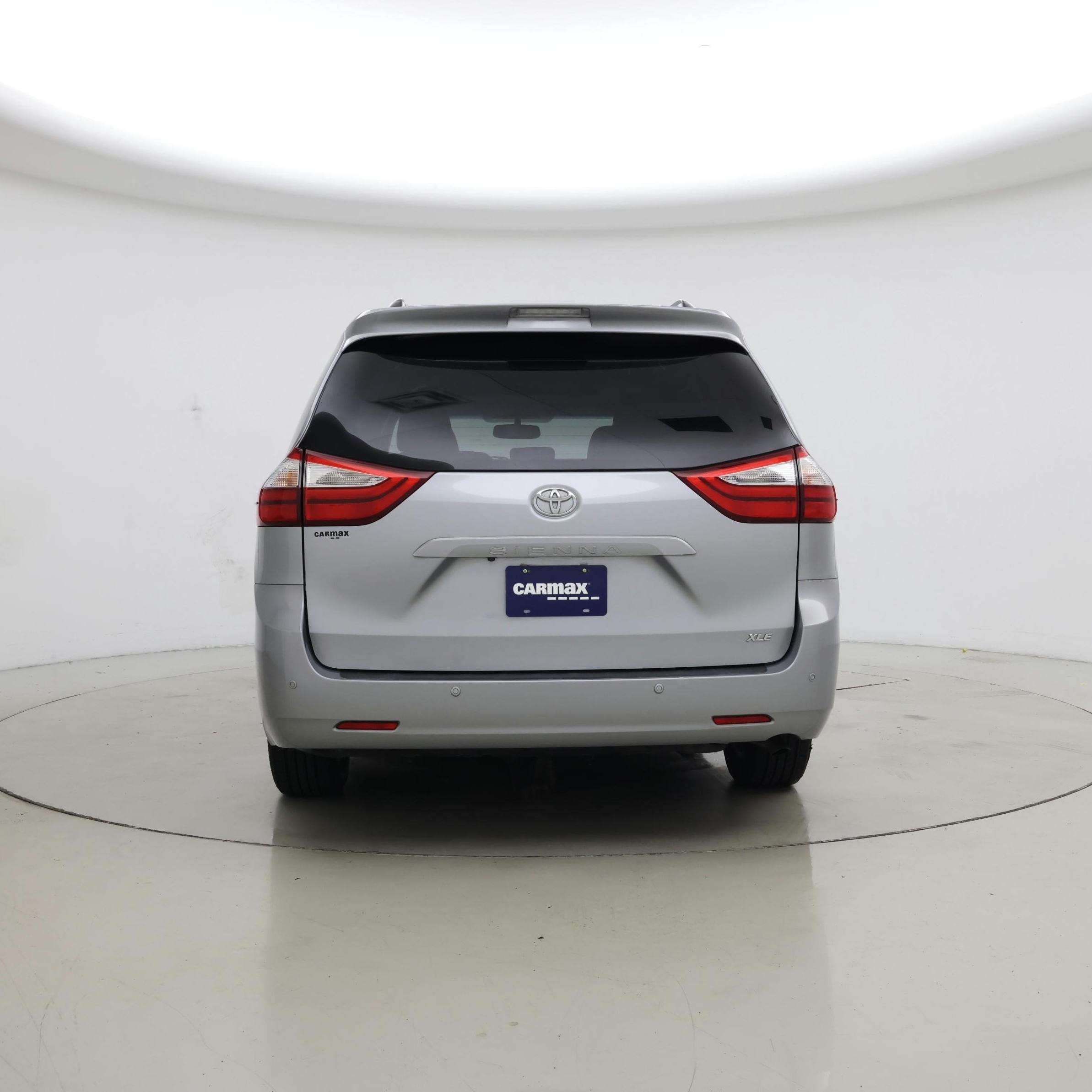 Thumbnail: 2017 Toyota Sienna - 6