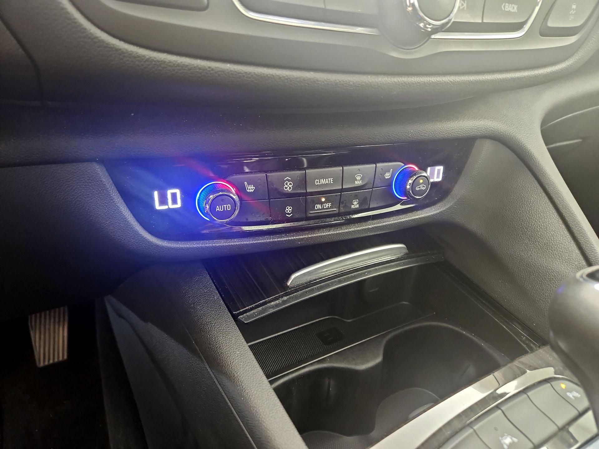 Thumbnail: 2018 Buick Regal - 17
