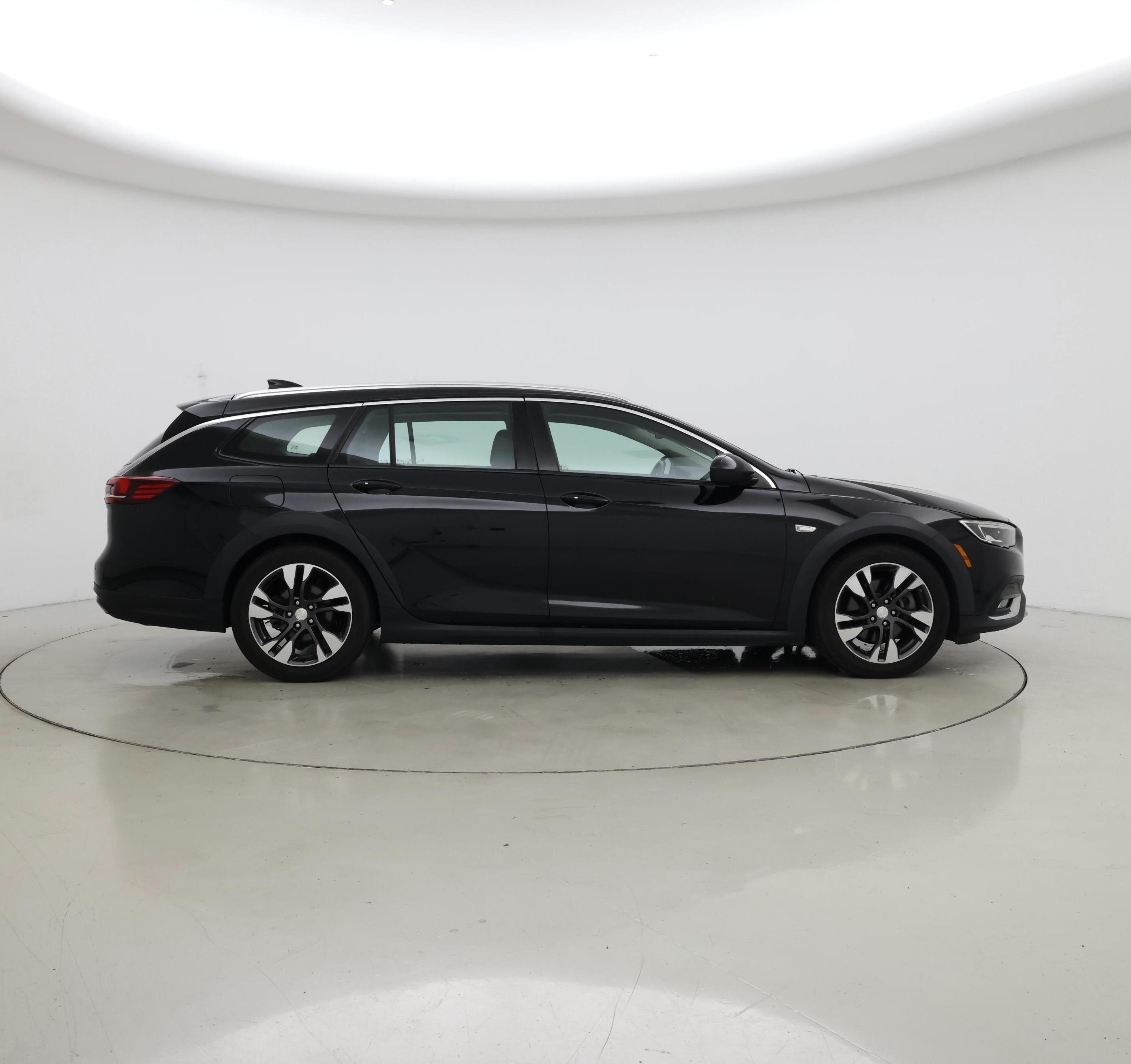 Thumbnail: 2018 Buick Regal - 7