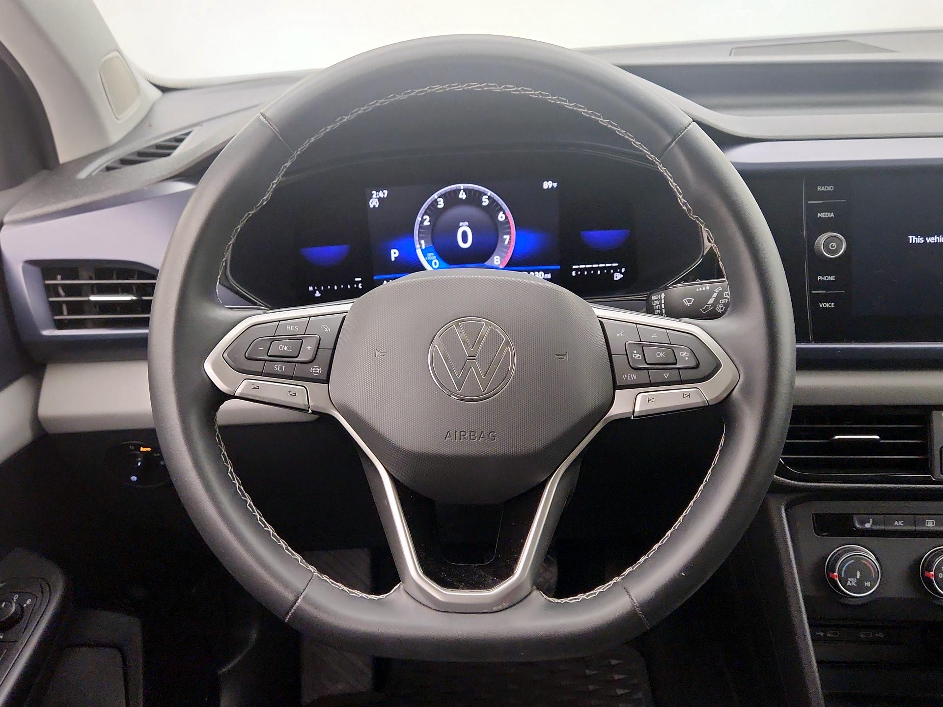 Thumbnail: 2022 Volkswagen Taos - 10