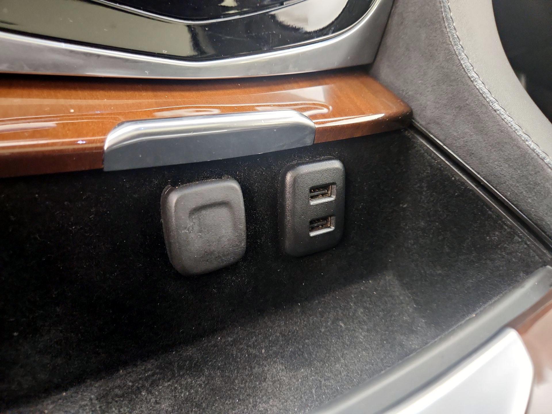 Thumbnail: 2019 Cadillac Escalade - 19