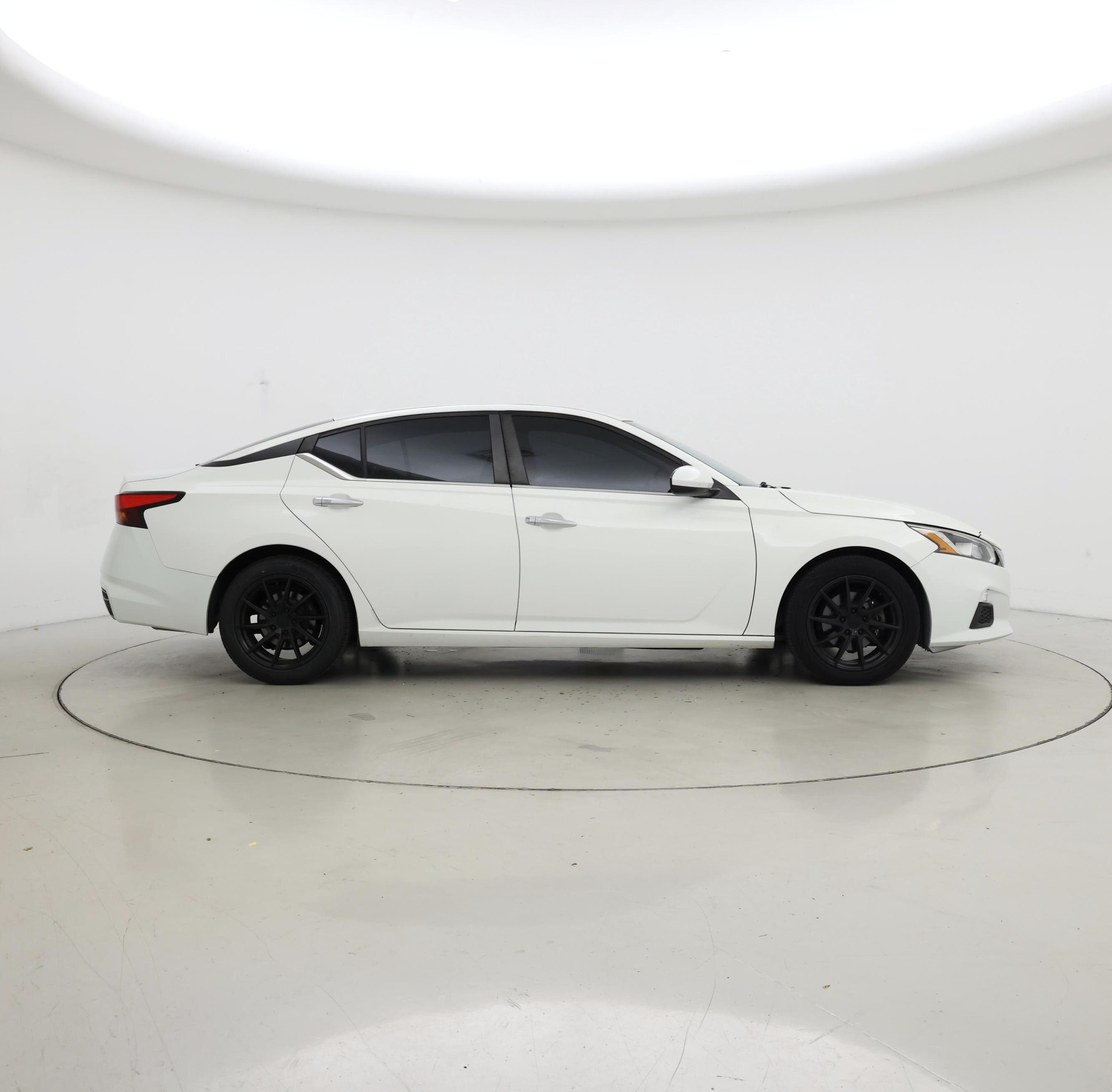 Thumbnail: 2020 Nissan Altima - 7