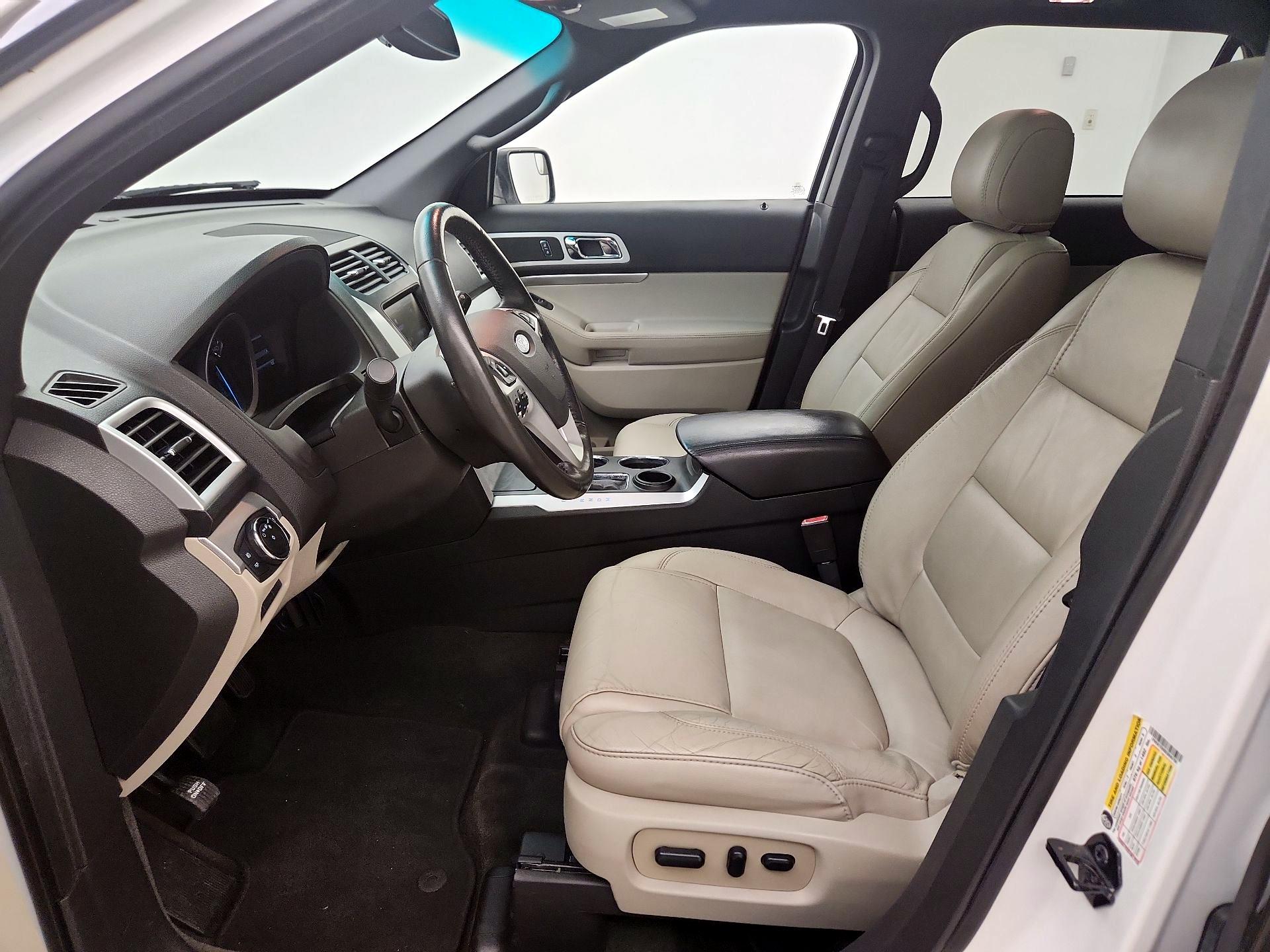 Thumbnail: 2014 Ford Explorer - 11