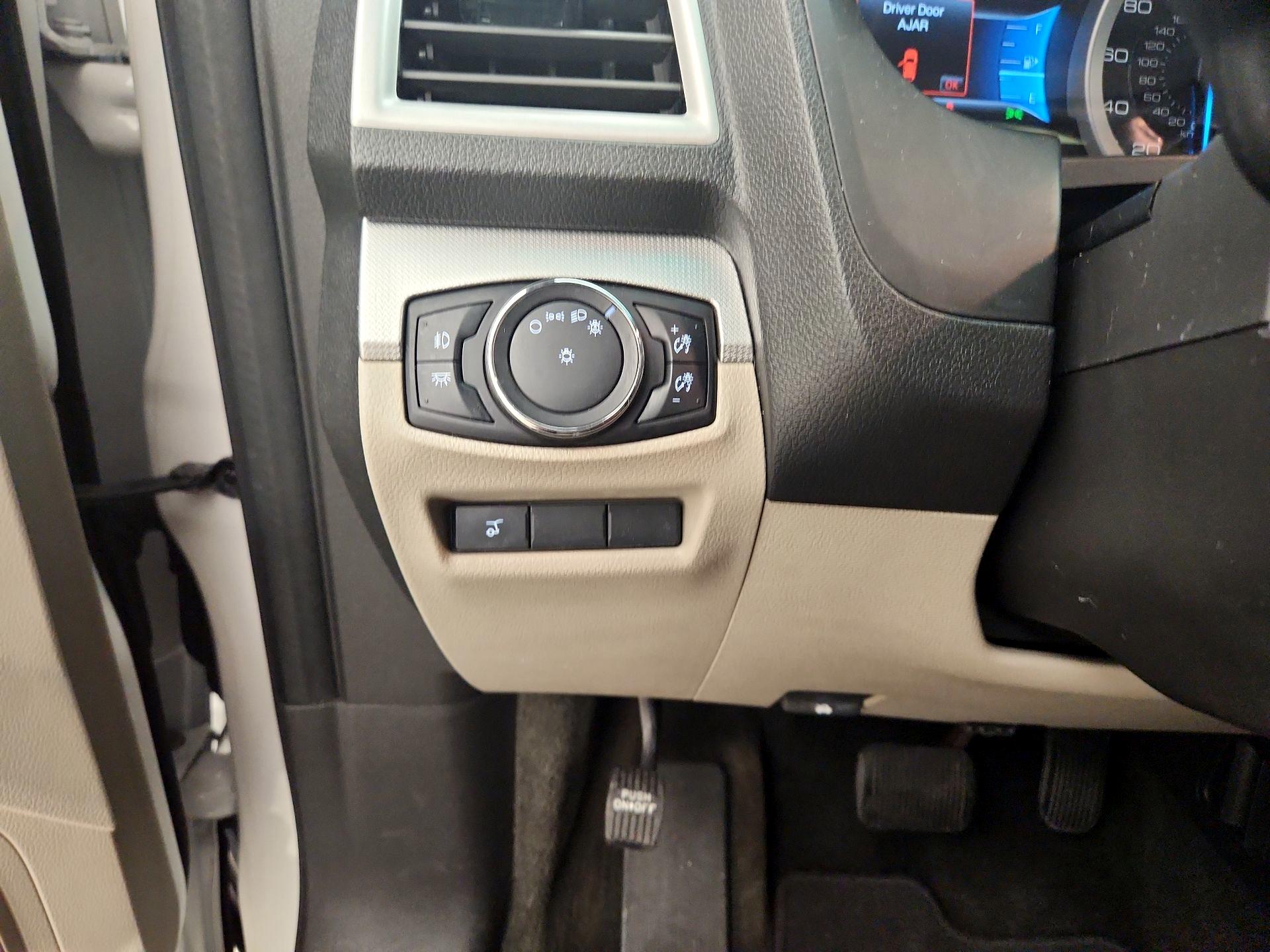 Thumbnail: 2014 Ford Explorer - 13
