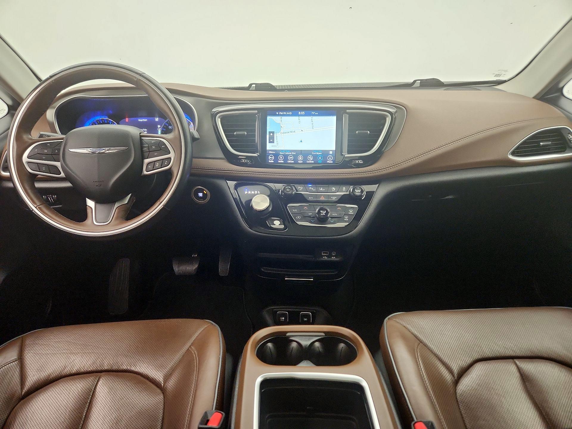 Thumbnail: 2018 Chrysler Pacifica - 9