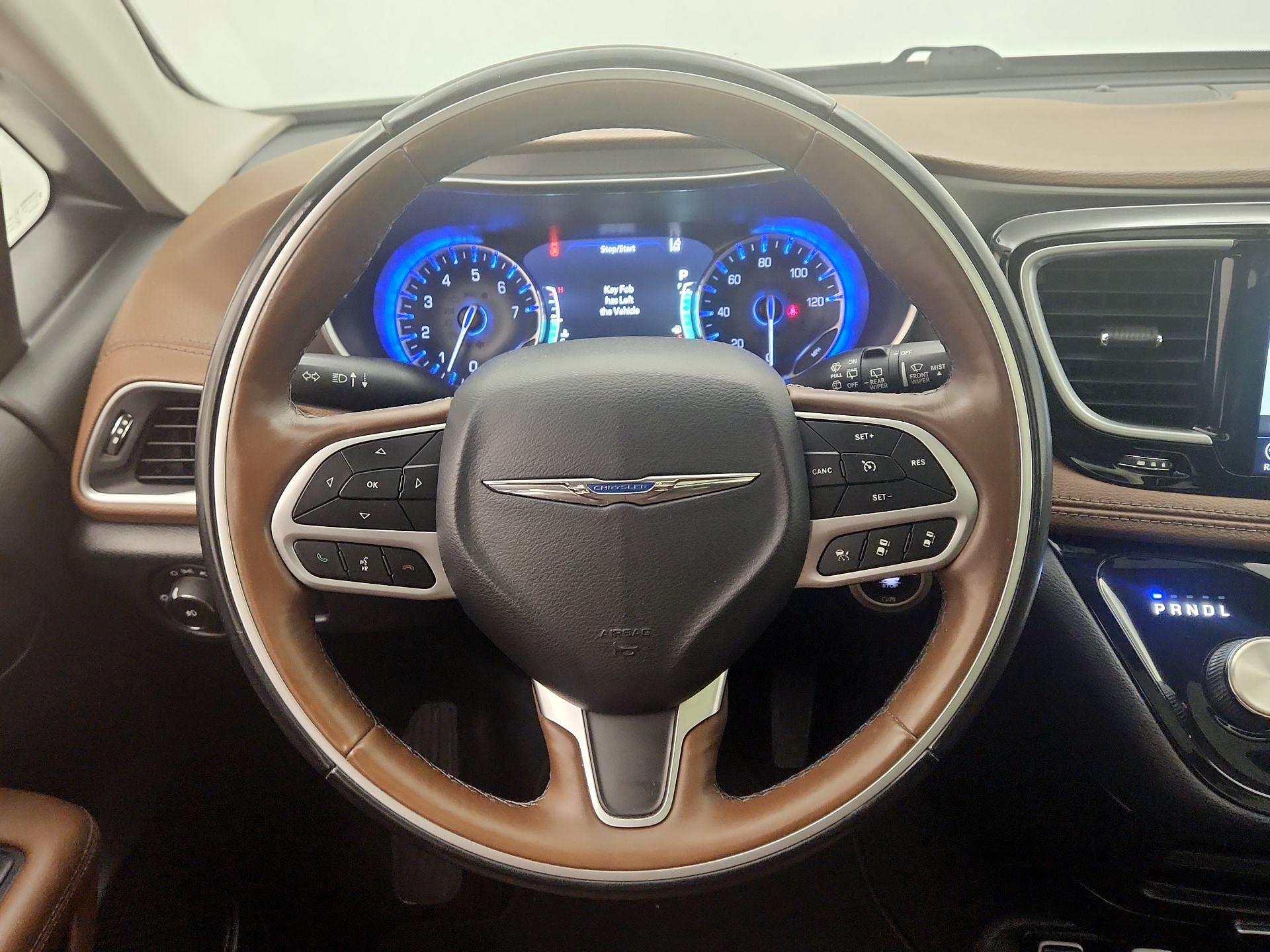 Thumbnail: 2018 Chrysler Pacifica - 10