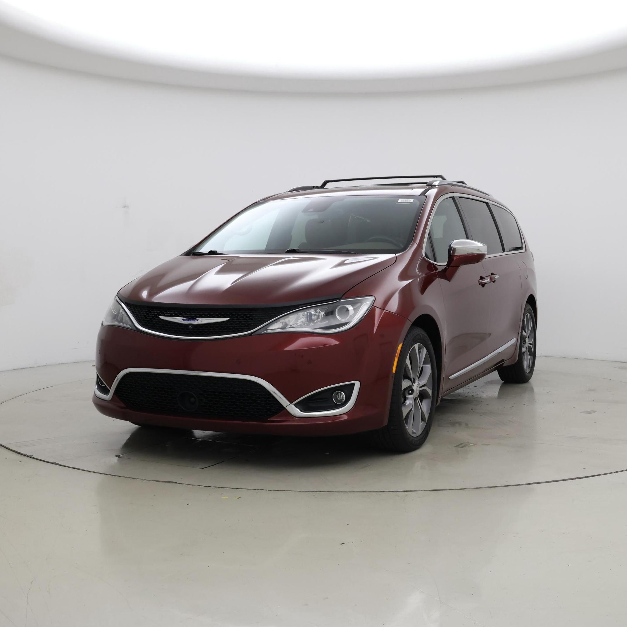 Thumbnail: 2018 Chrysler Pacifica - 4