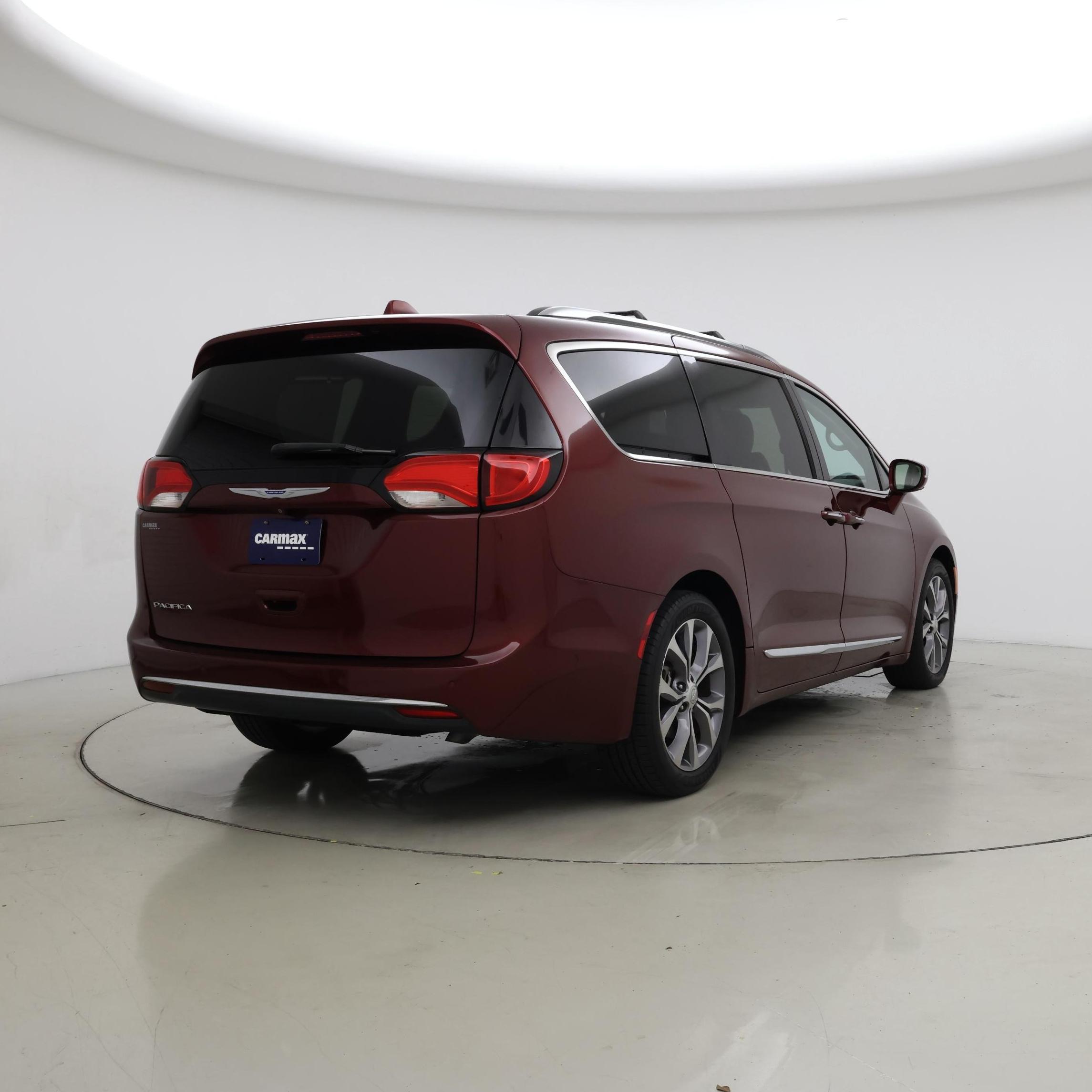 Thumbnail: 2018 Chrysler Pacifica - 8