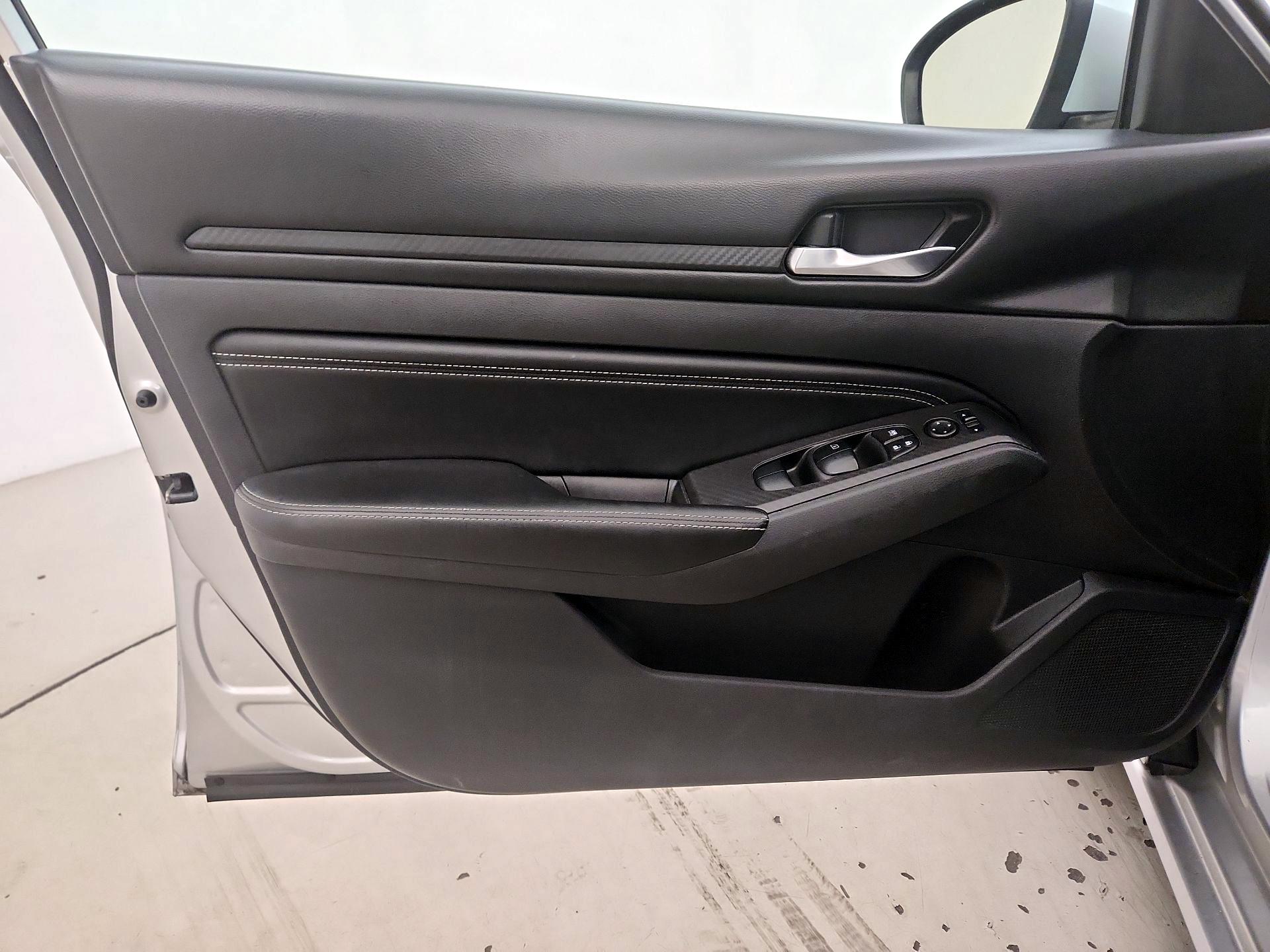 Thumbnail: 2019 Nissan Altima - 12