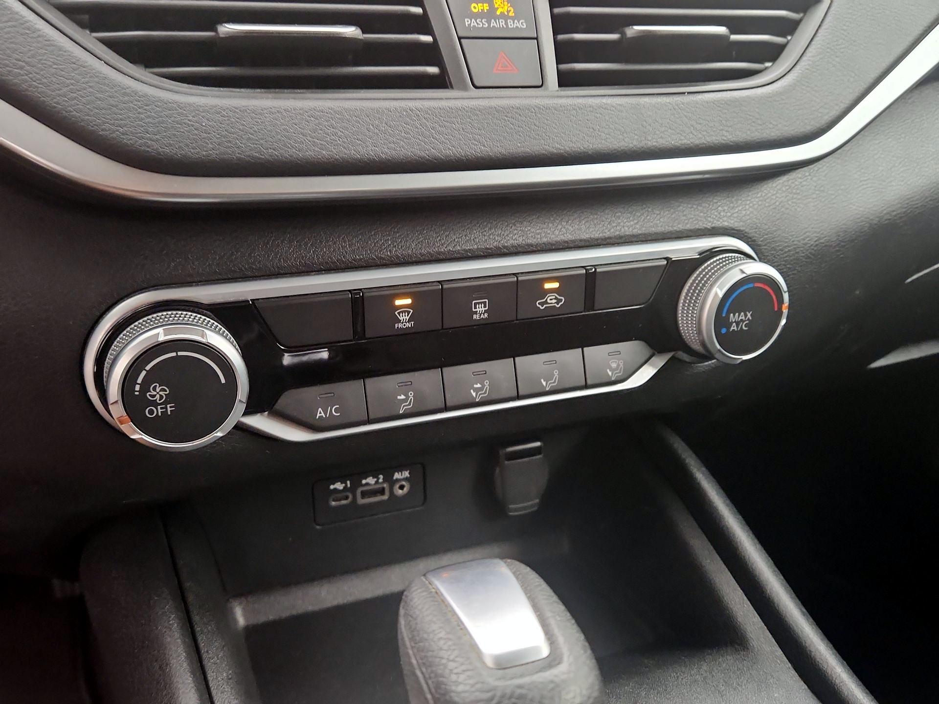Thumbnail: 2019 Nissan Altima - 16
