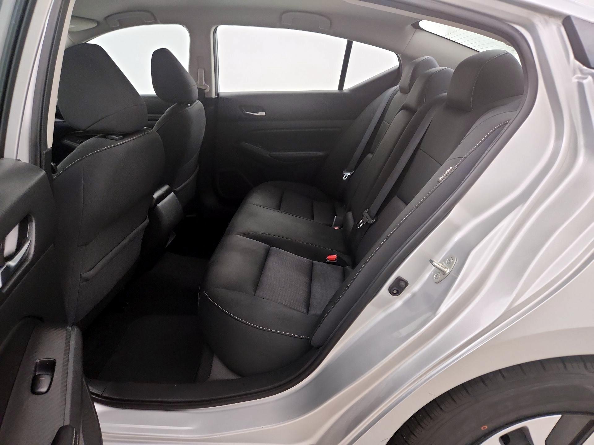 Thumbnail: 2019 Nissan Altima - 19