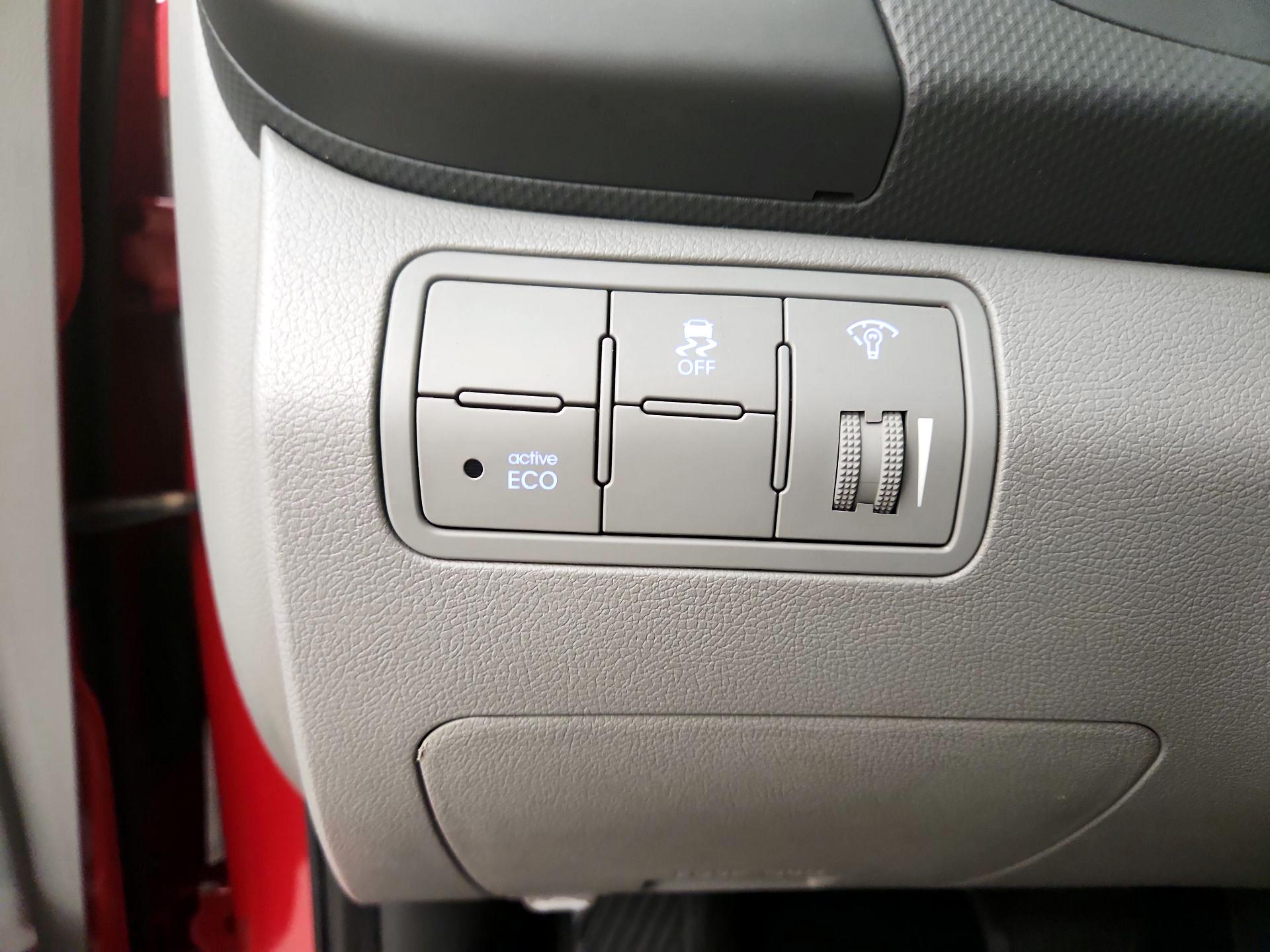 Thumbnail: 2013 Hyundai Accent - 13