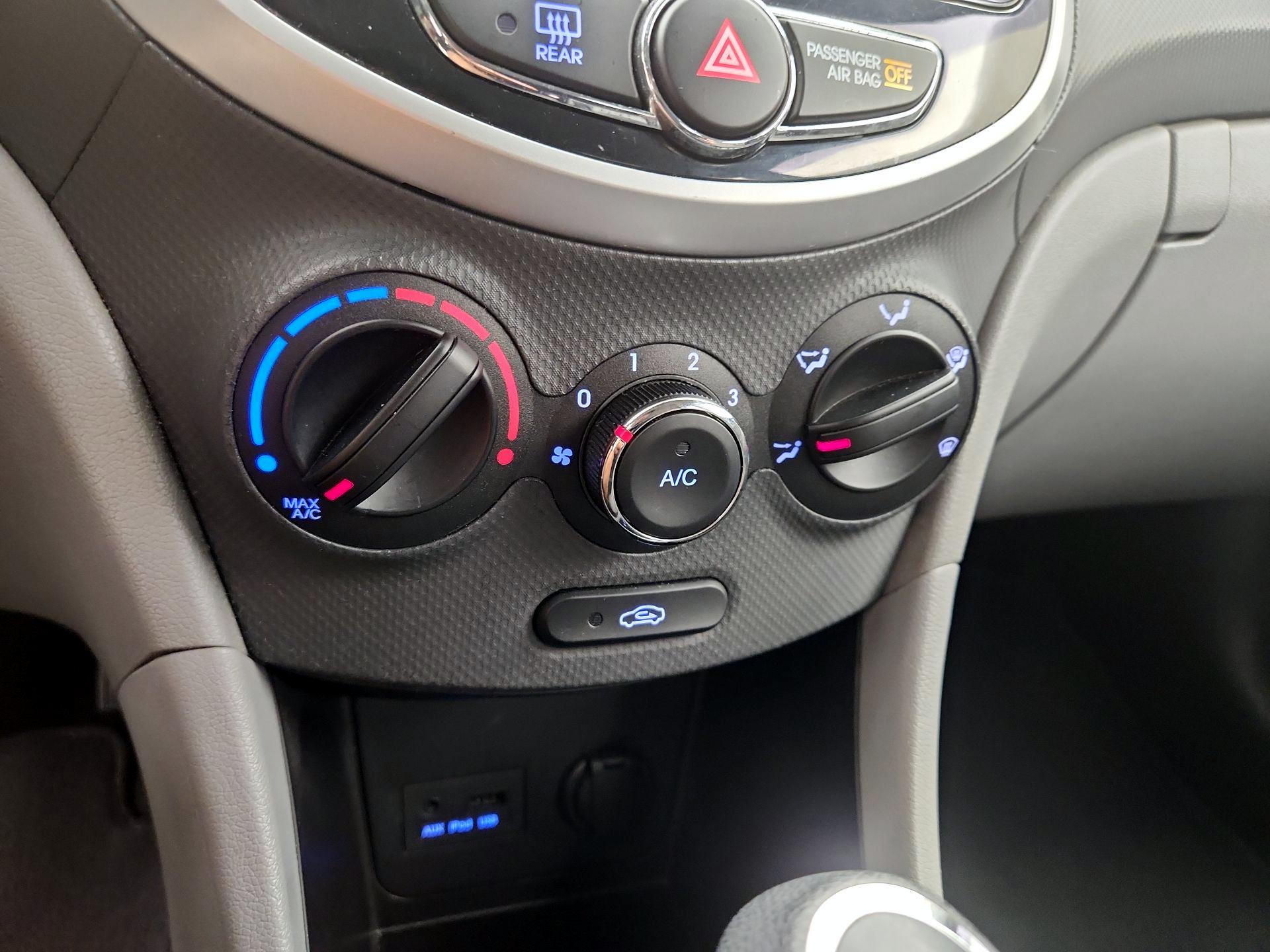 Thumbnail: 2013 Hyundai Accent - 15