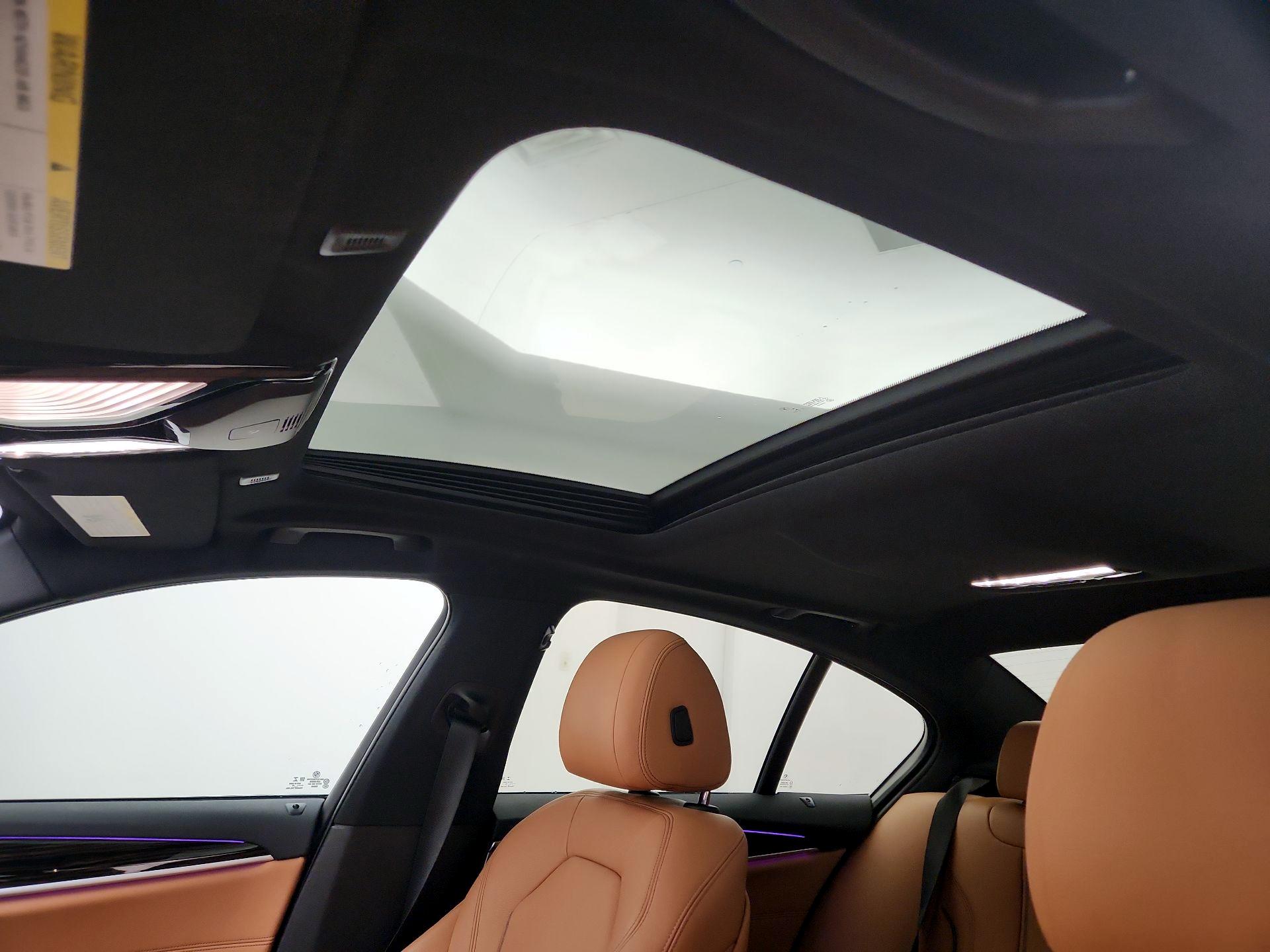 Thumbnail: 2019 BMW 5 Series - 20