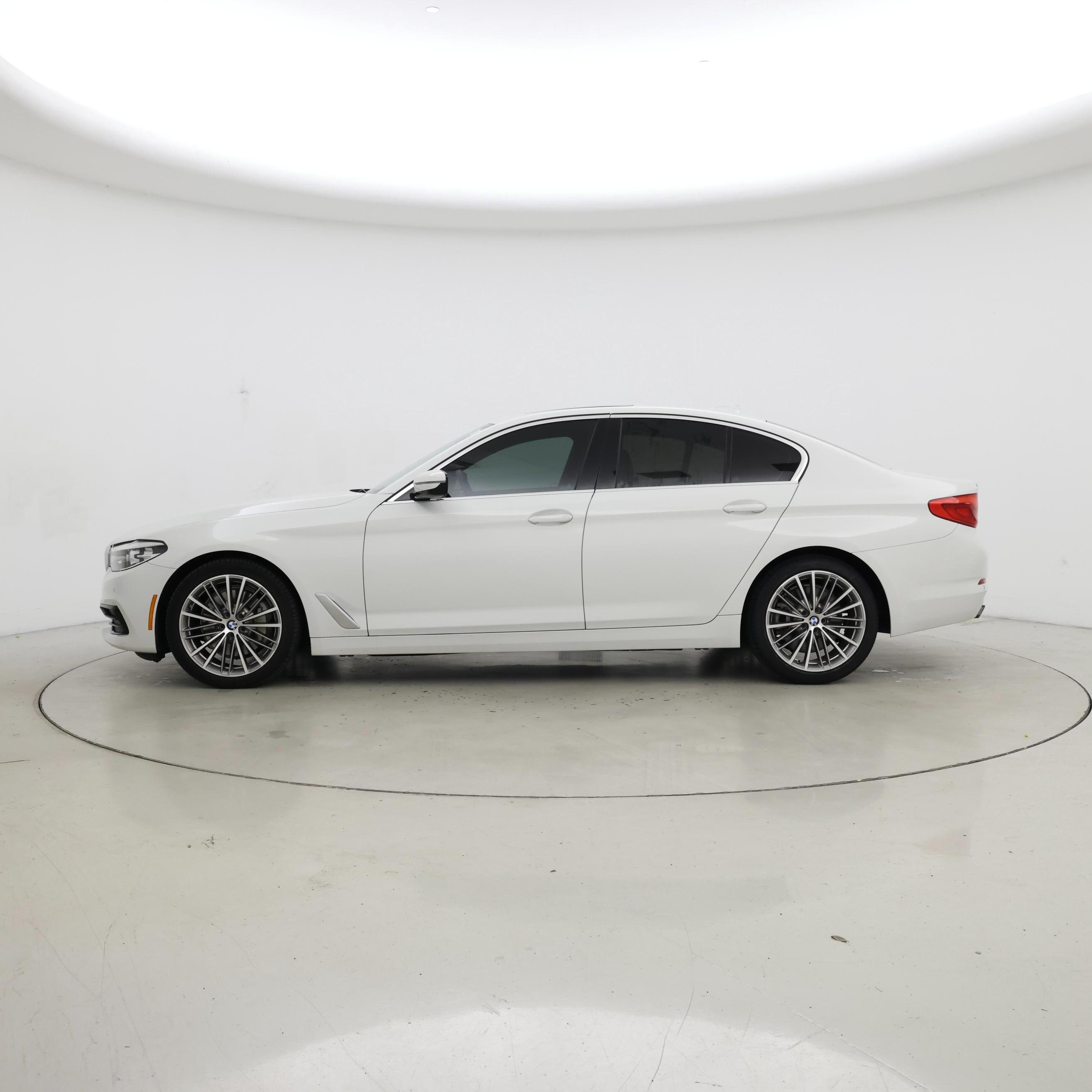 Thumbnail: 2019 BMW 5 Series - 3