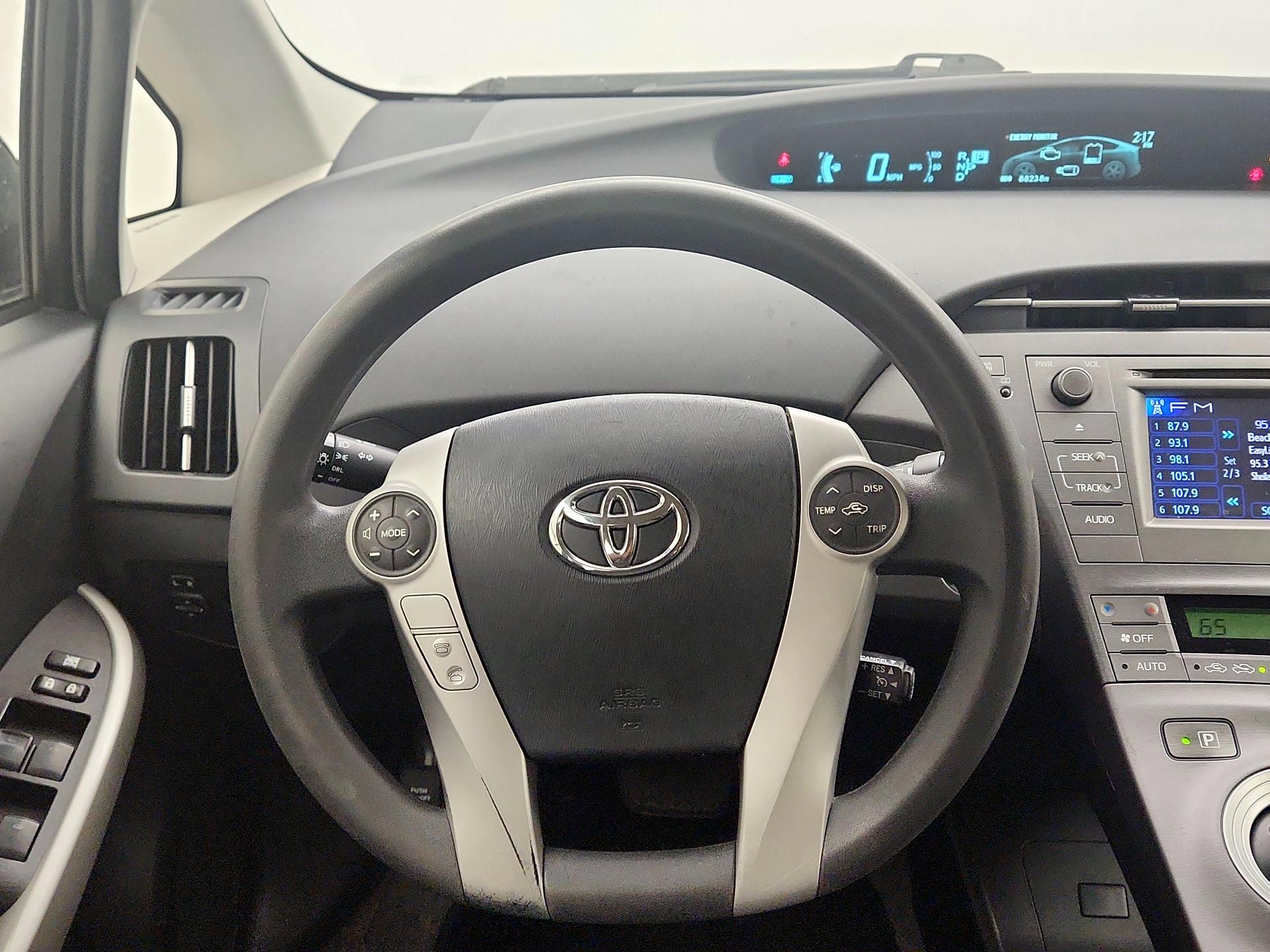 Thumbnail: 2013 Toyota Prius - 10