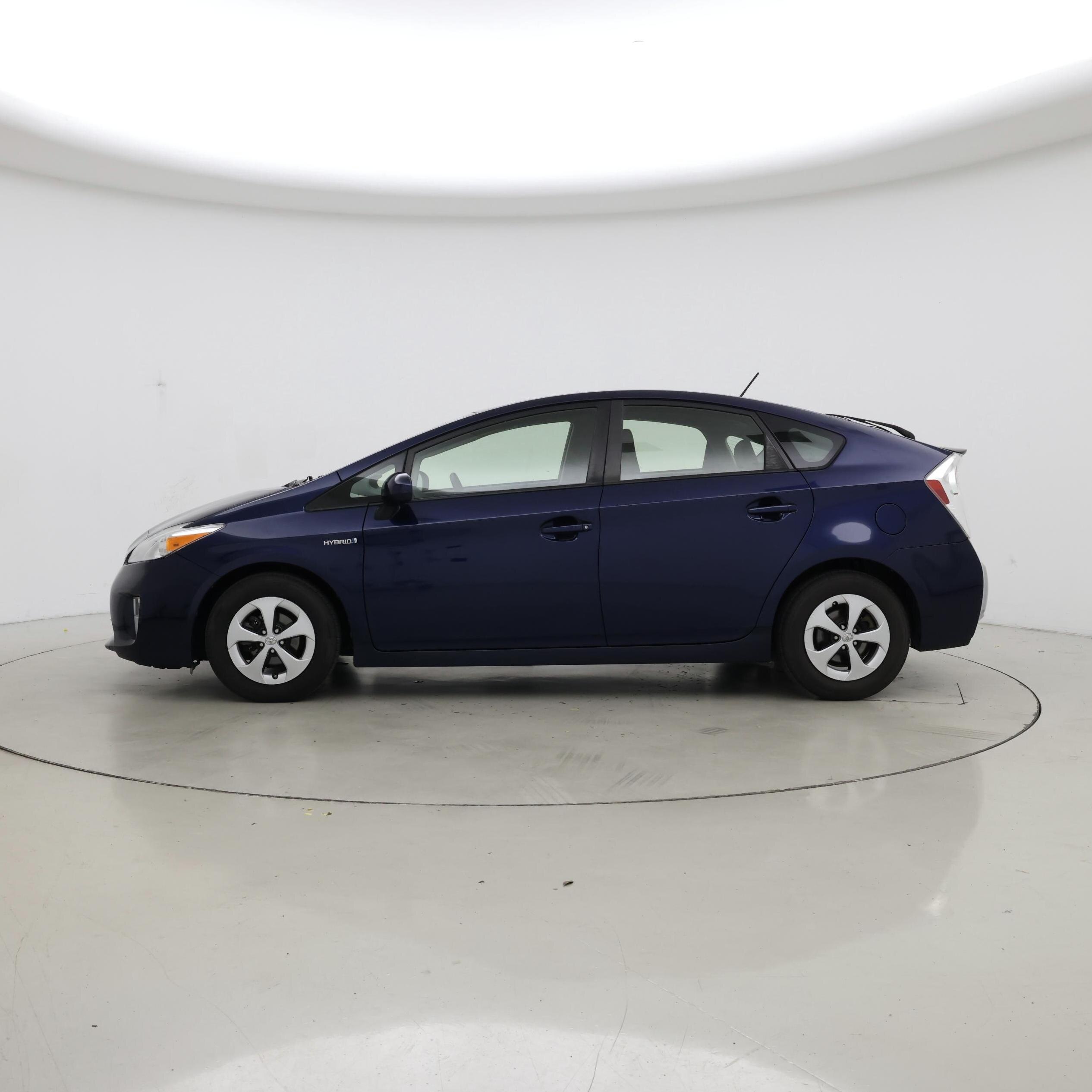Thumbnail: 2013 Toyota Prius - 3