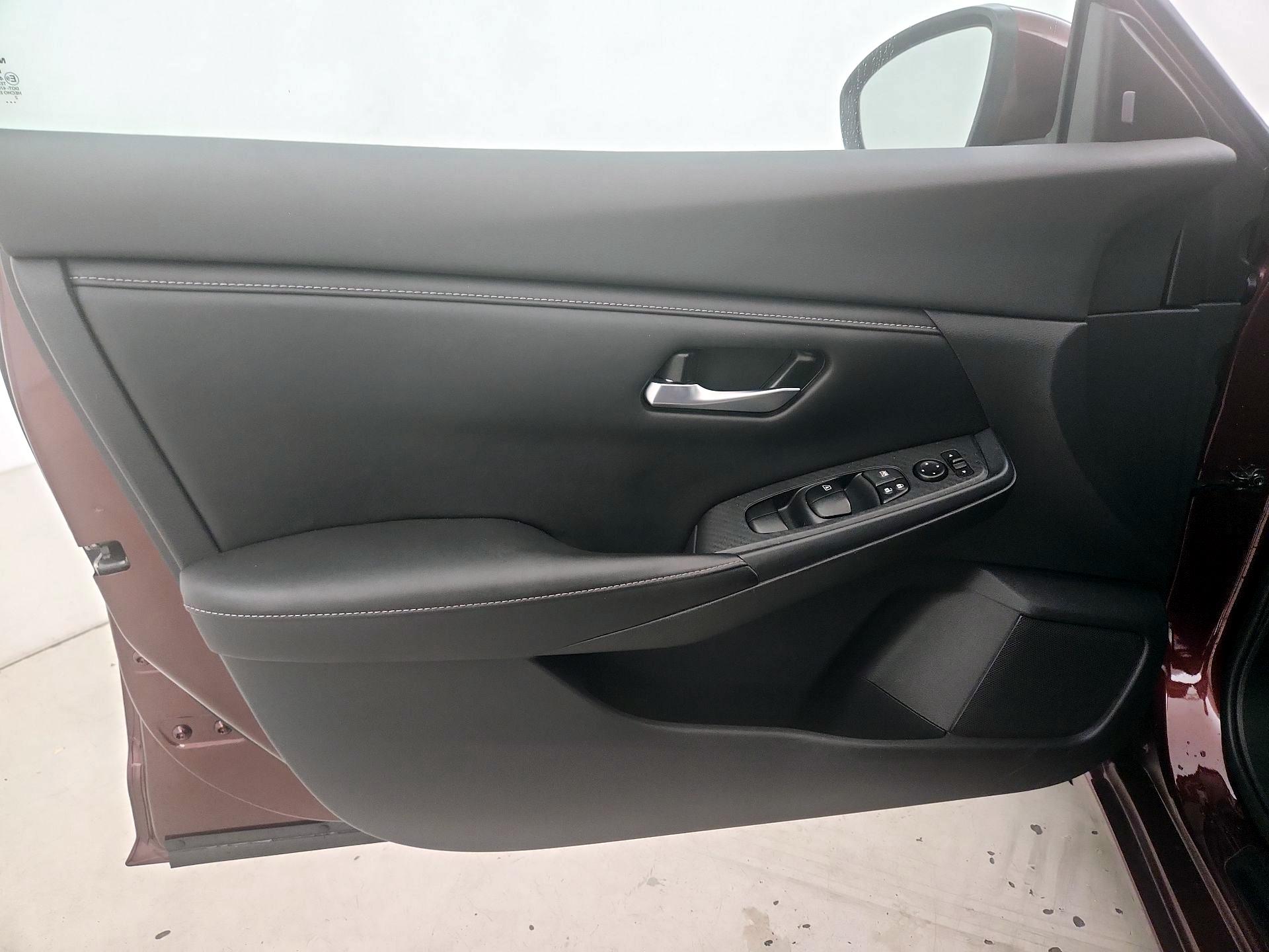 Thumbnail: 2021 Nissan Sentra - 12
