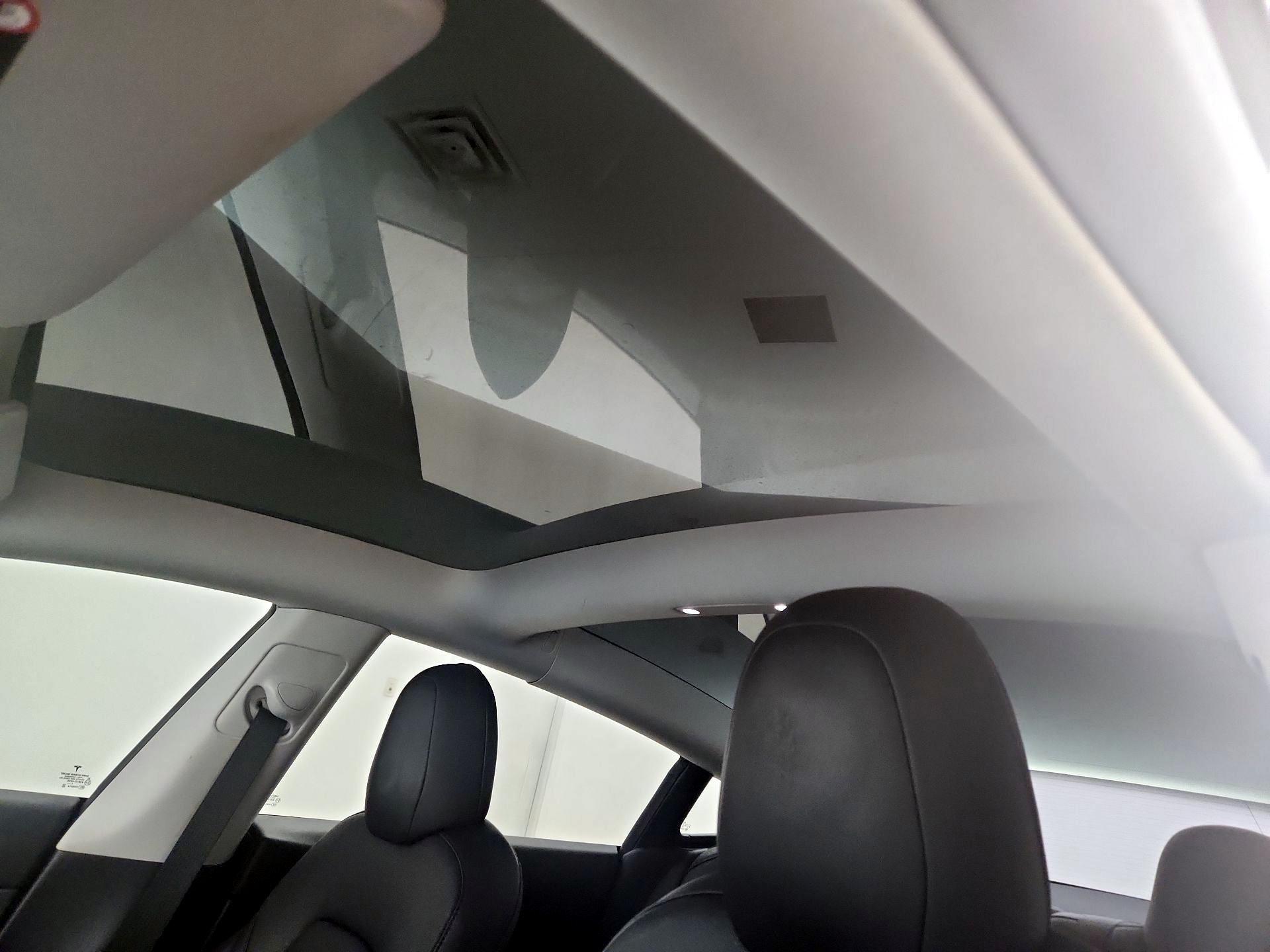 Thumbnail: 2022 Tesla Model 3 - 17