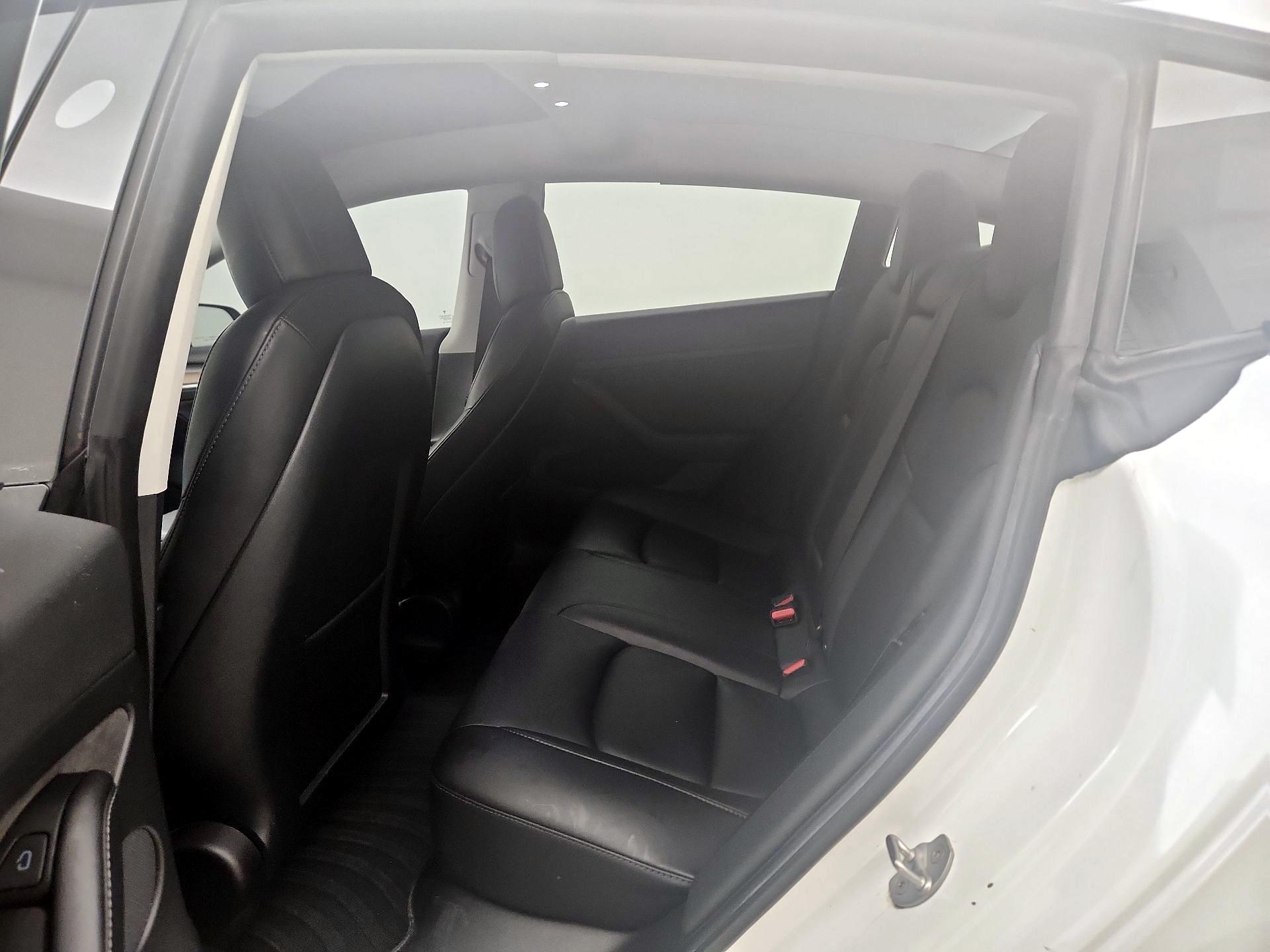 Thumbnail: 2022 Tesla Model 3 - 18