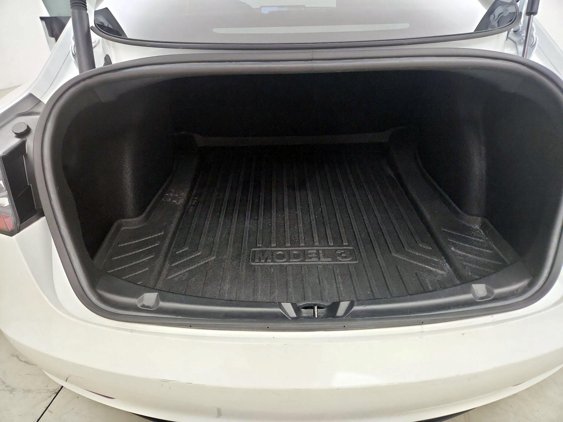 Thumbnail: 2022 Tesla Model 3 - 19