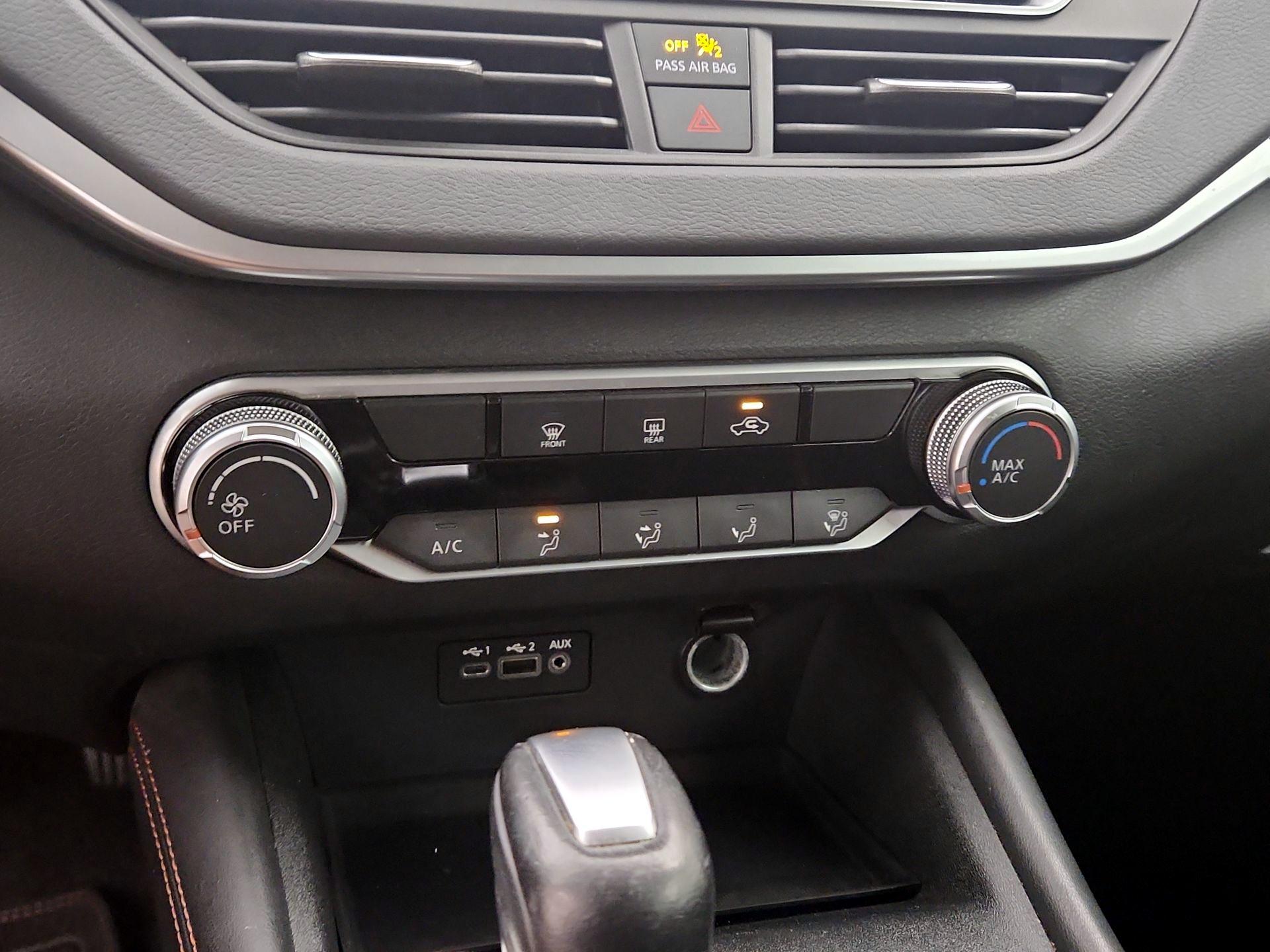 Thumbnail: 2019 Nissan Altima - 16