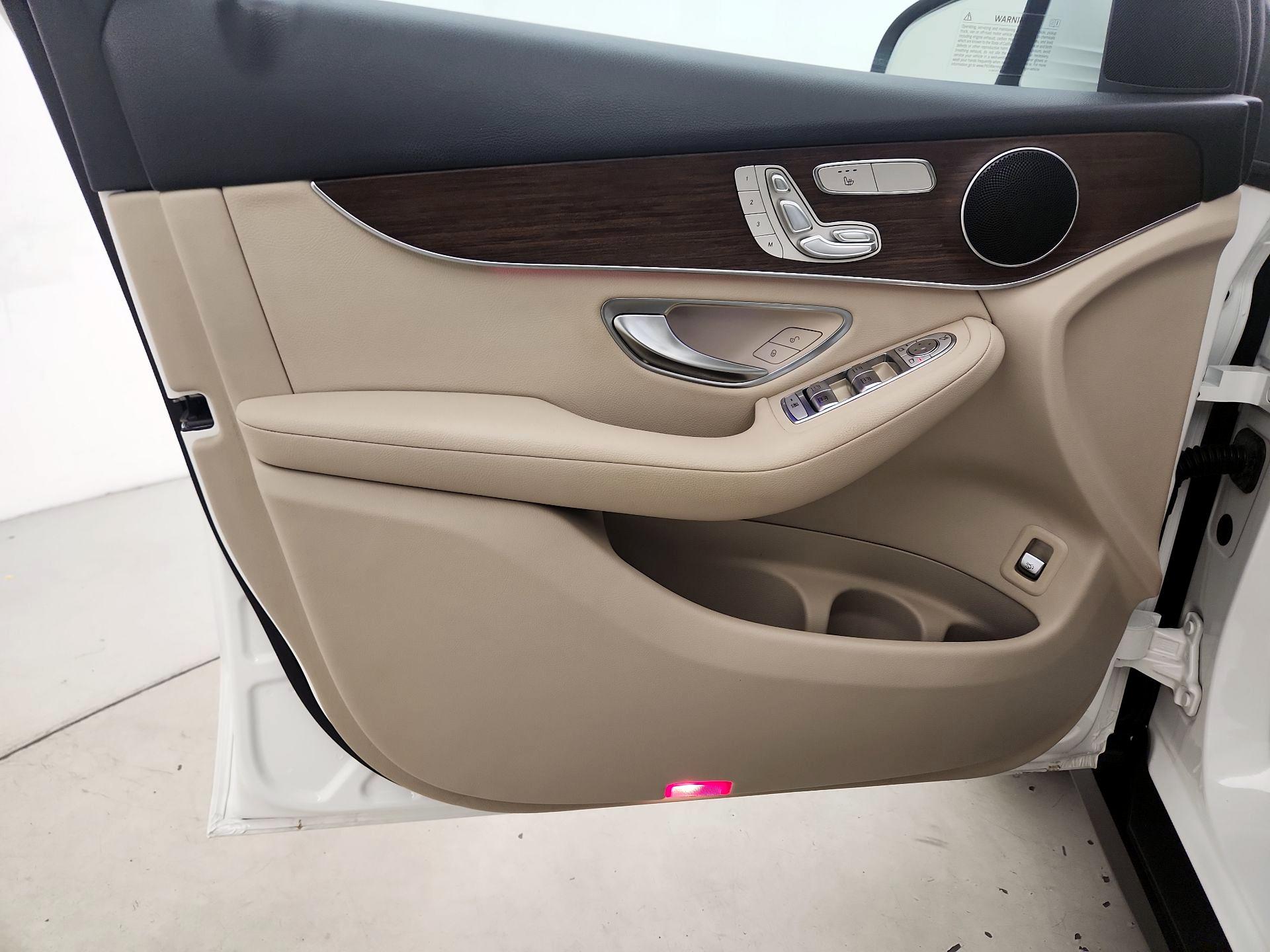 Thumbnail: 2020 Mercedes-Benz GLC - 12