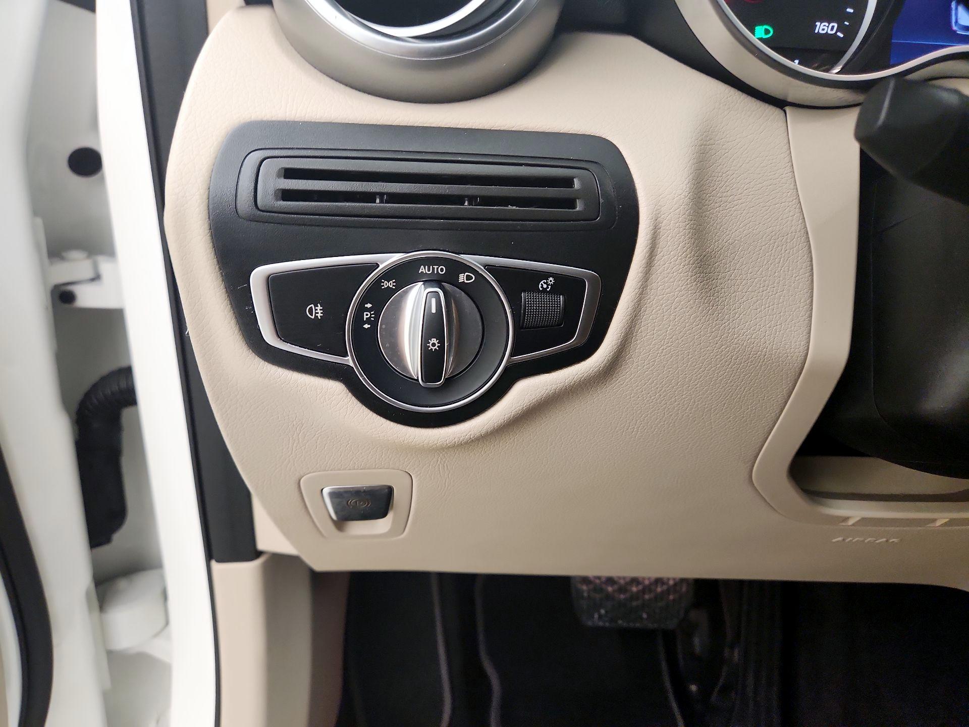 Thumbnail: 2020 Mercedes-Benz GLC - 13