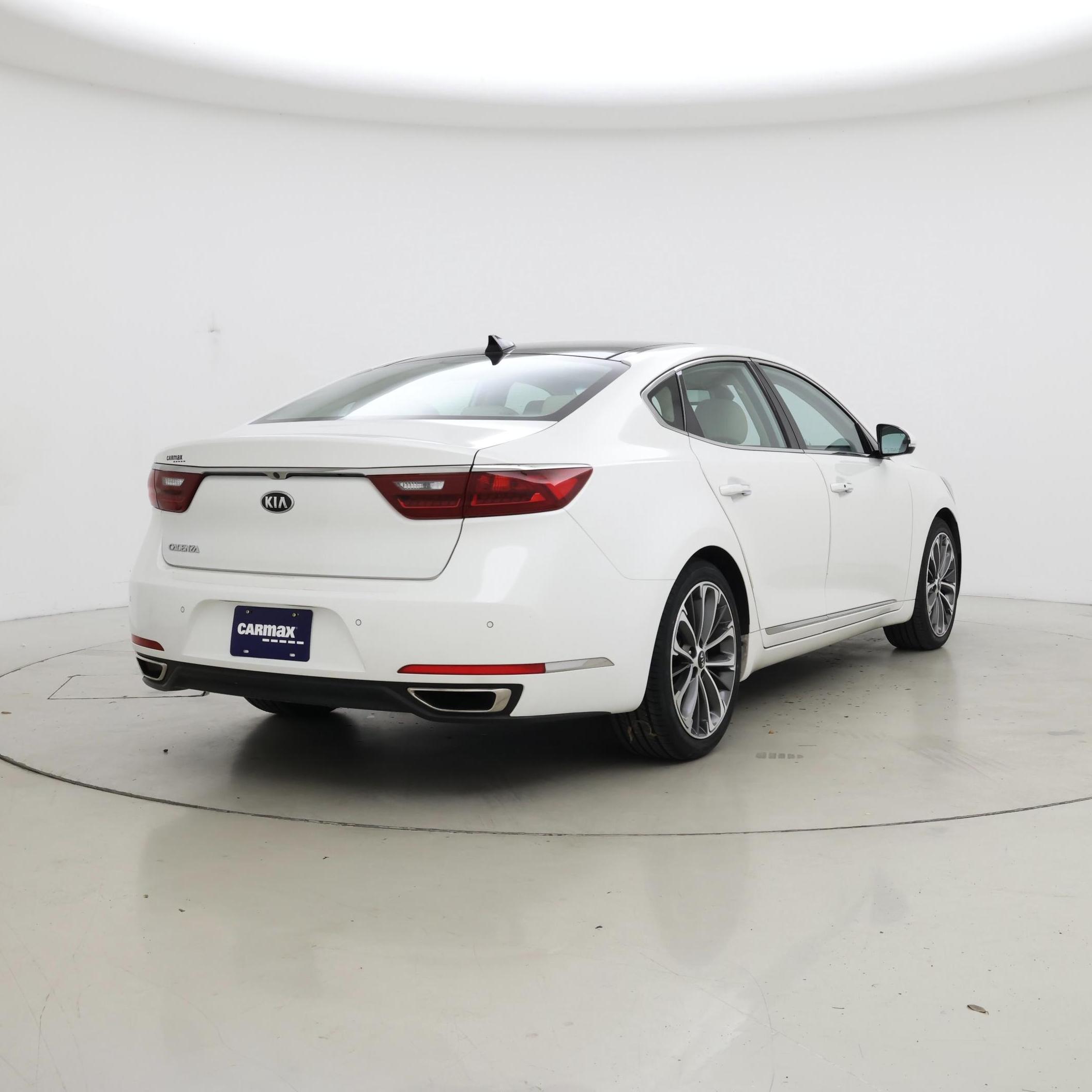 Thumbnail: 2017 Kia Cadenza - 8