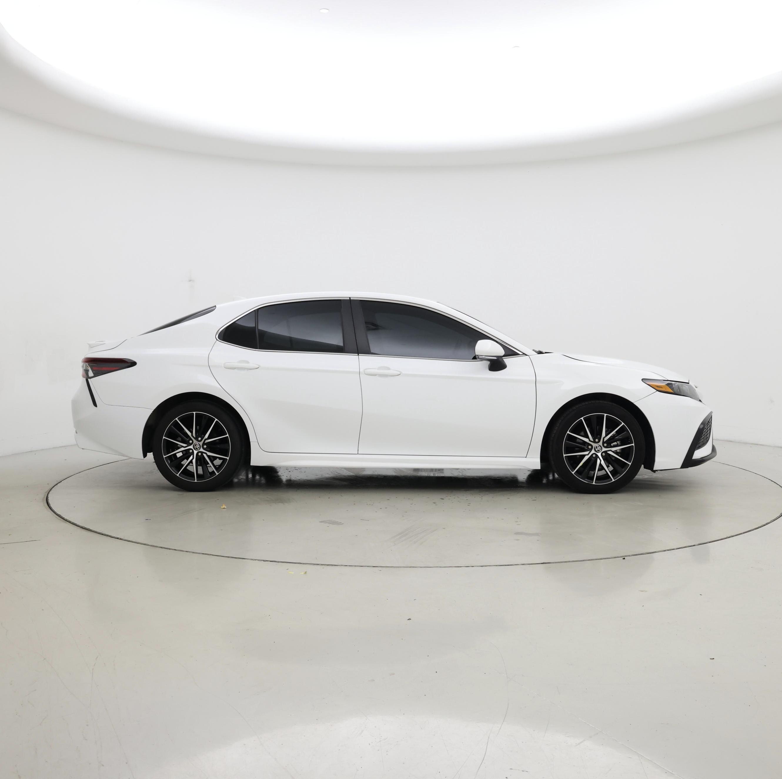 Thumbnail: 2023 Toyota Camry - 7