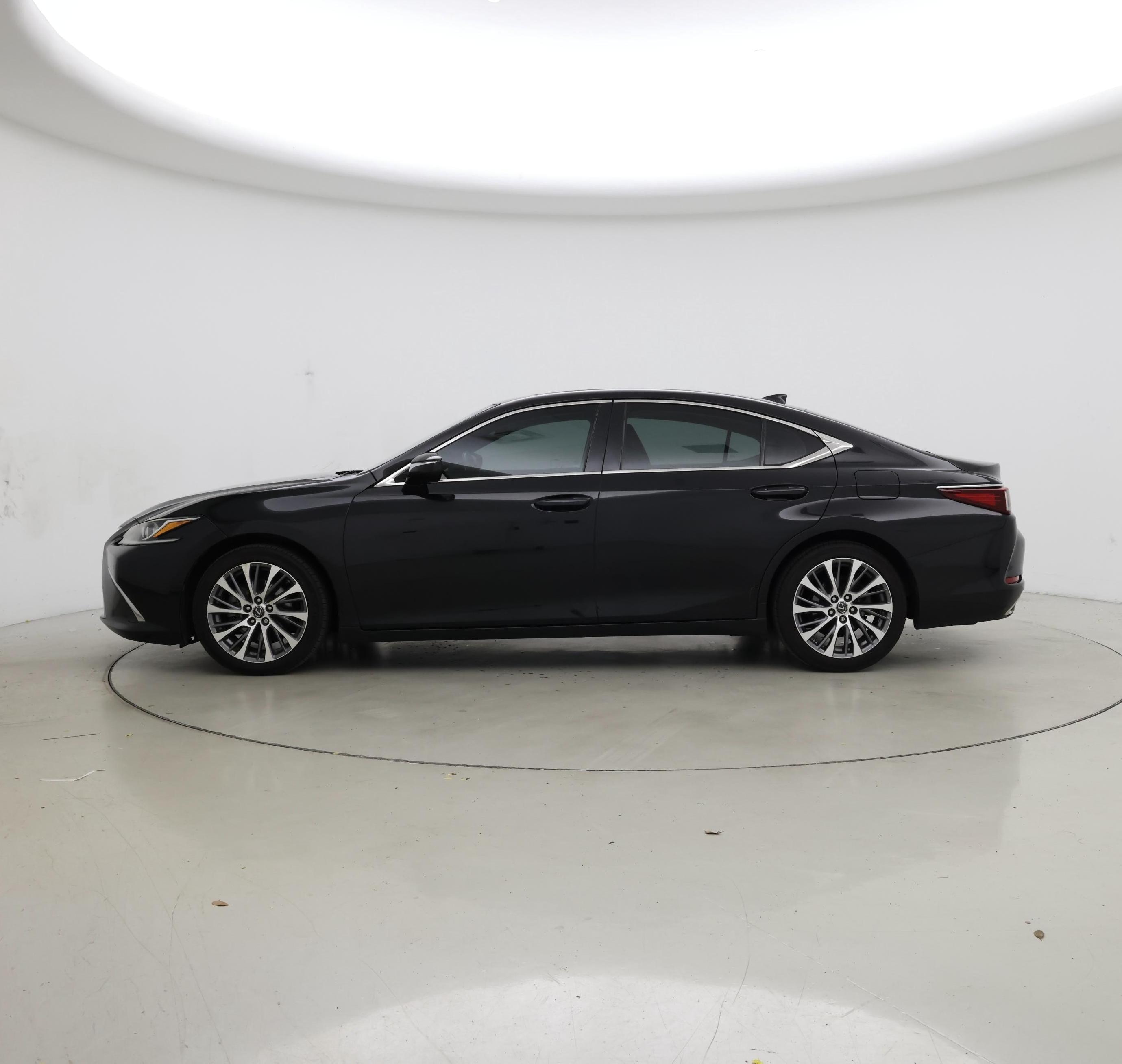 Thumbnail: 2019 Lexus ES - 3
