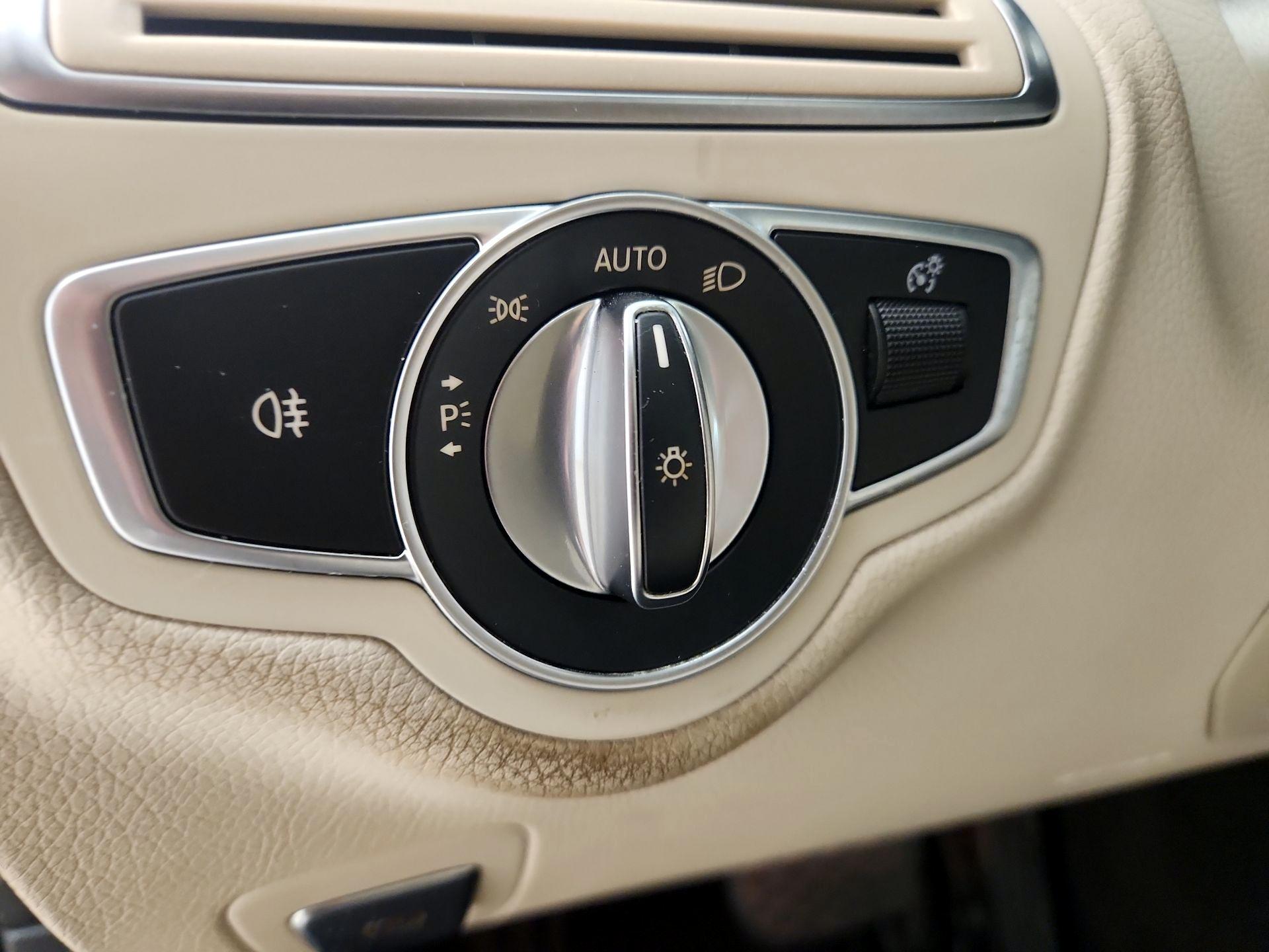 Thumbnail: 2018 Mercedes-Benz C-Class - 13