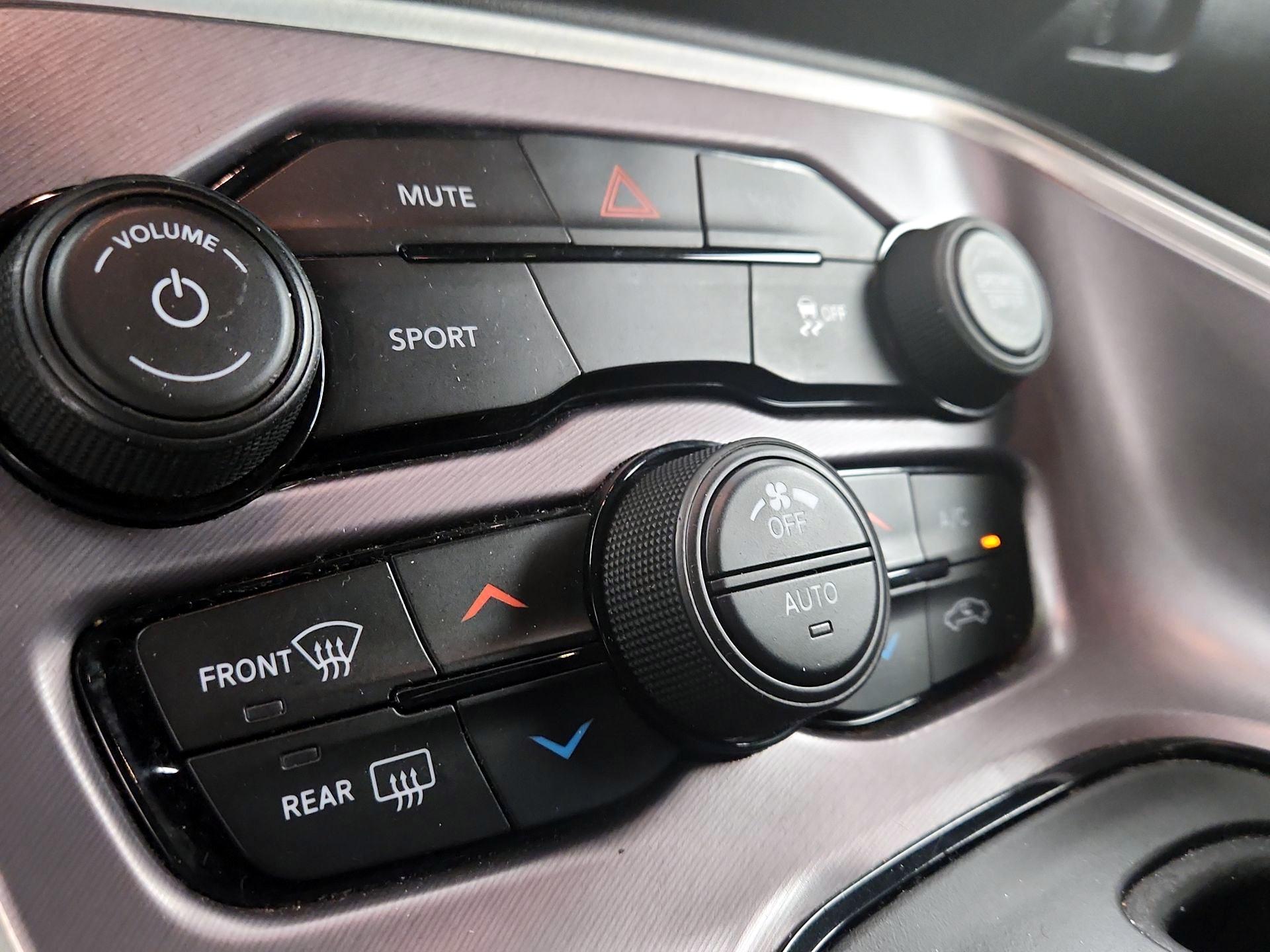 Thumbnail: 2019 Dodge Challenger - 16