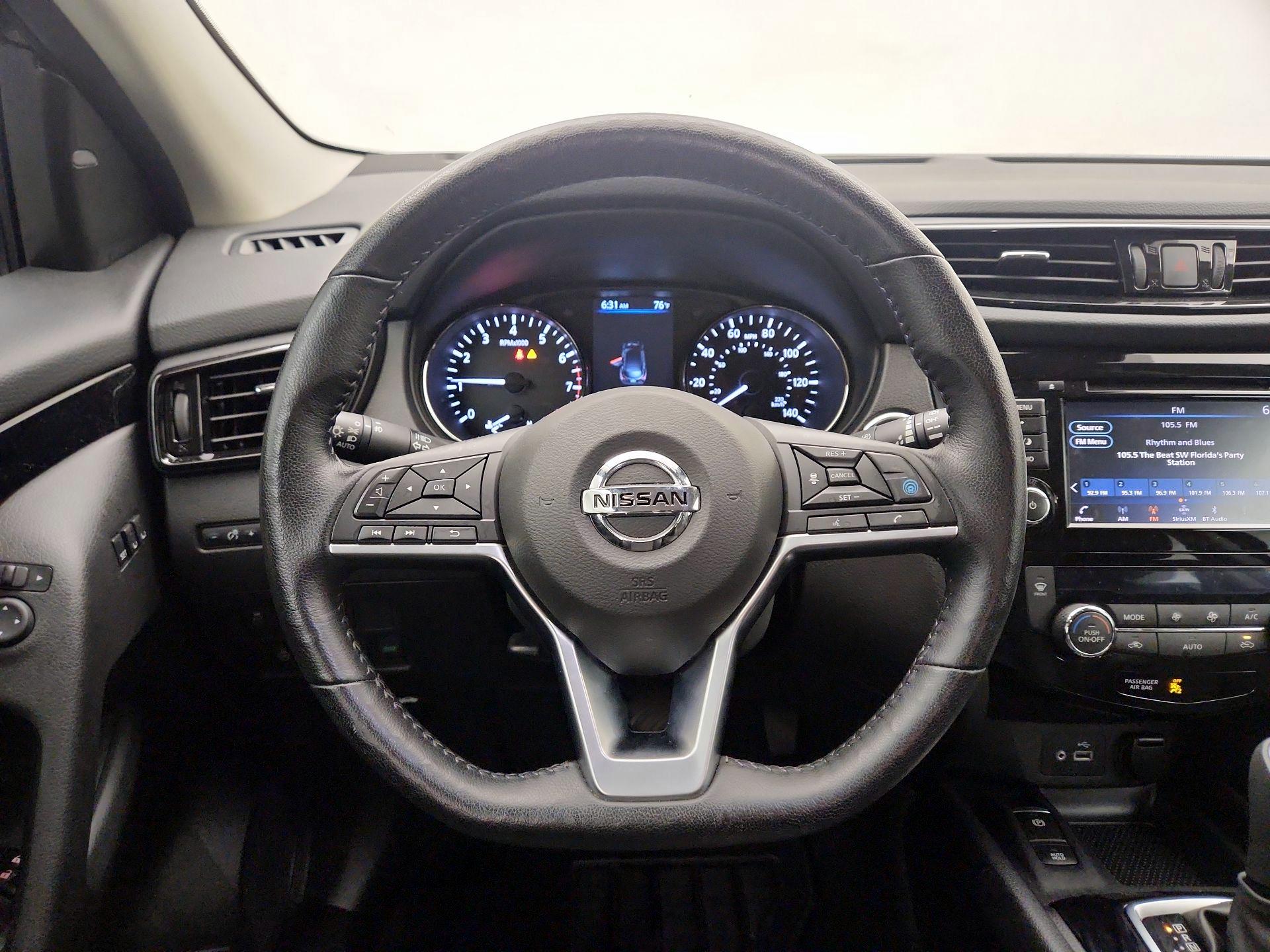 Thumbnail: 2022 Nissan Rogue Sport - 10