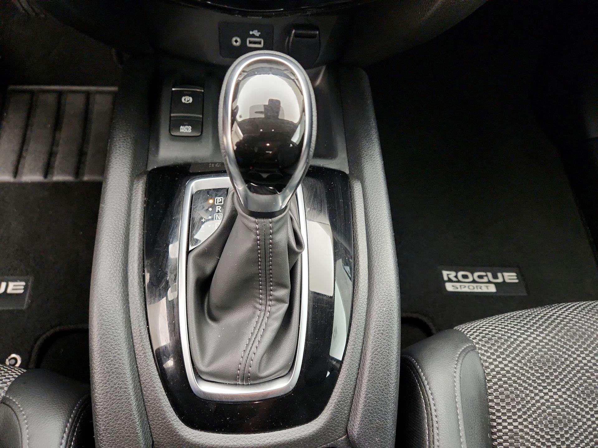 Thumbnail: 2022 Nissan Rogue Sport - 17