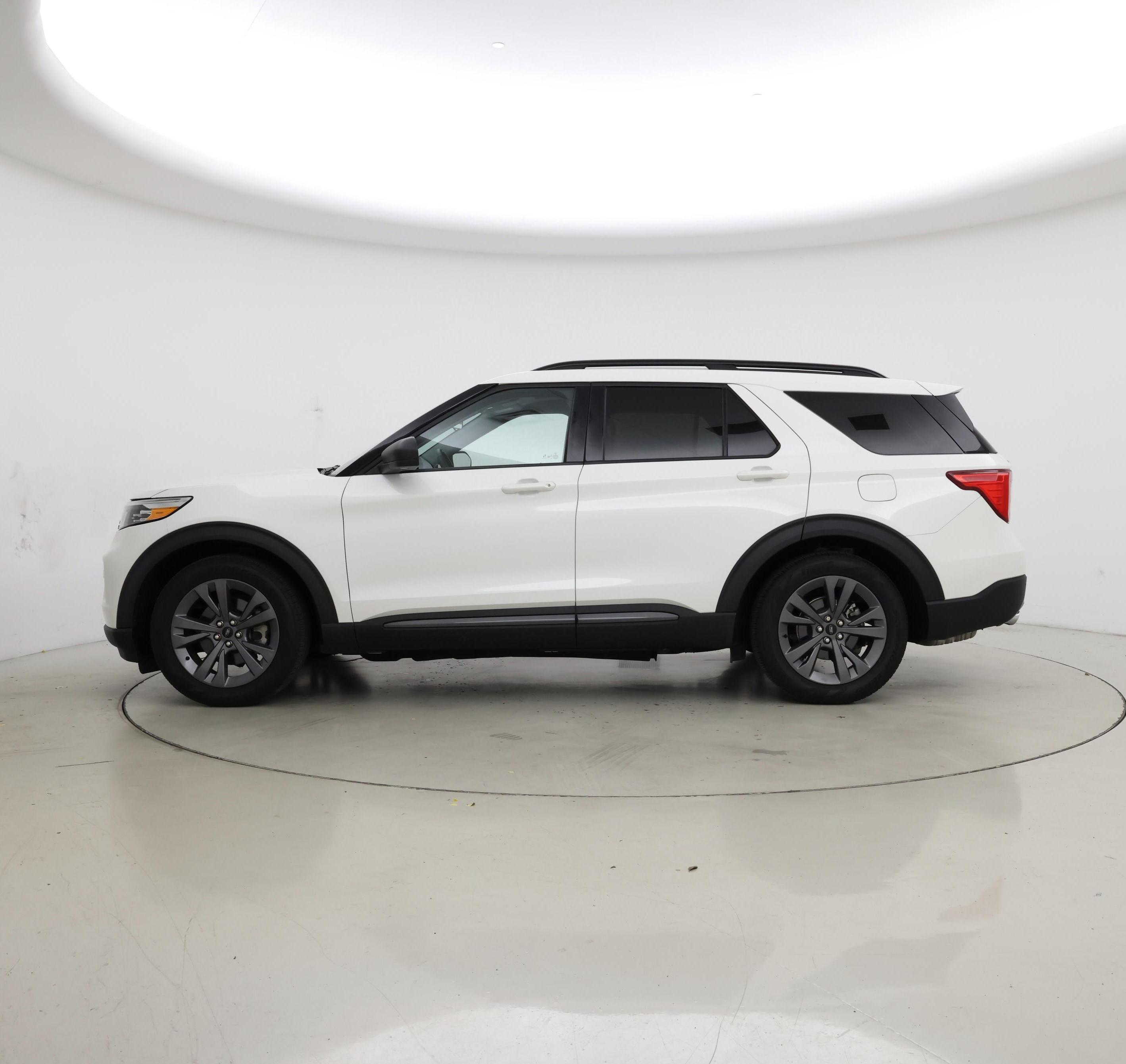 Thumbnail: 2021 Ford Explorer - 3