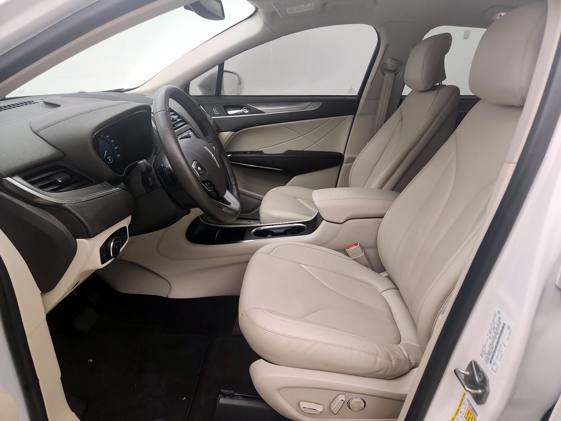 Thumbnail: 2019 Lincoln MKC - 11