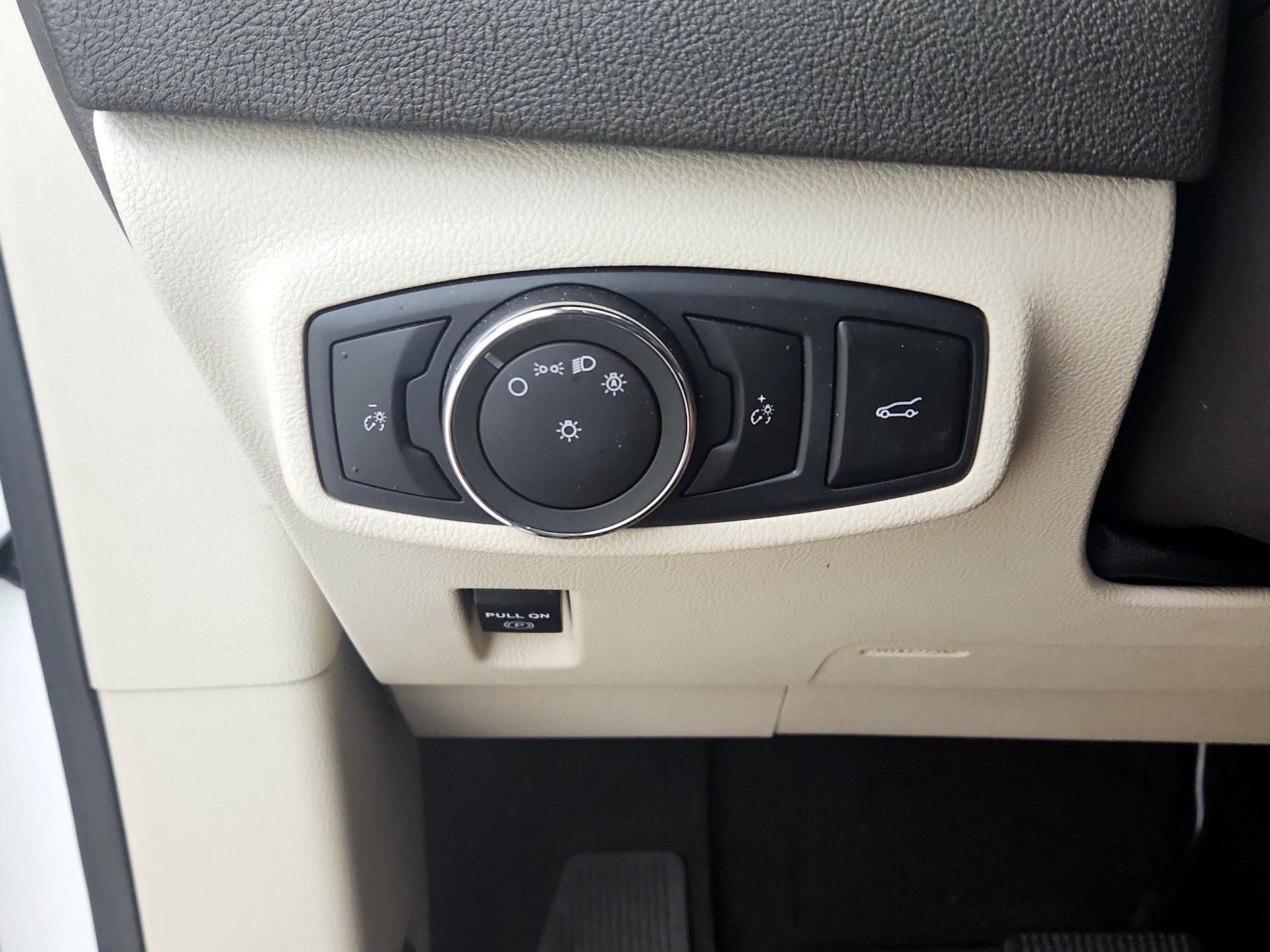 Thumbnail: 2019 Lincoln MKC - 13