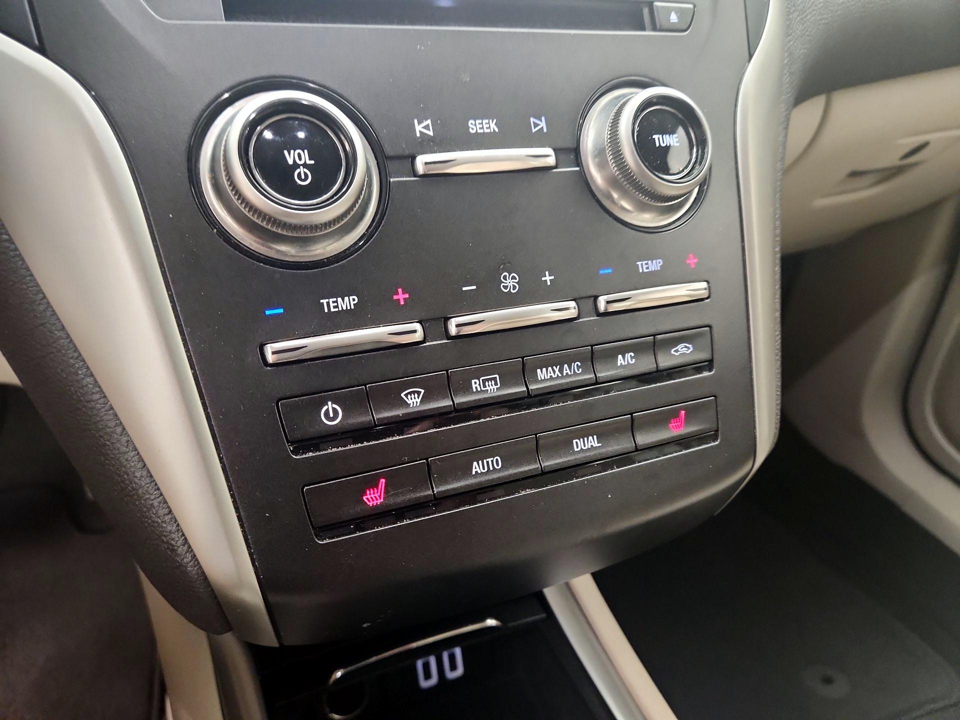 Thumbnail: 2019 Lincoln MKC - 16
