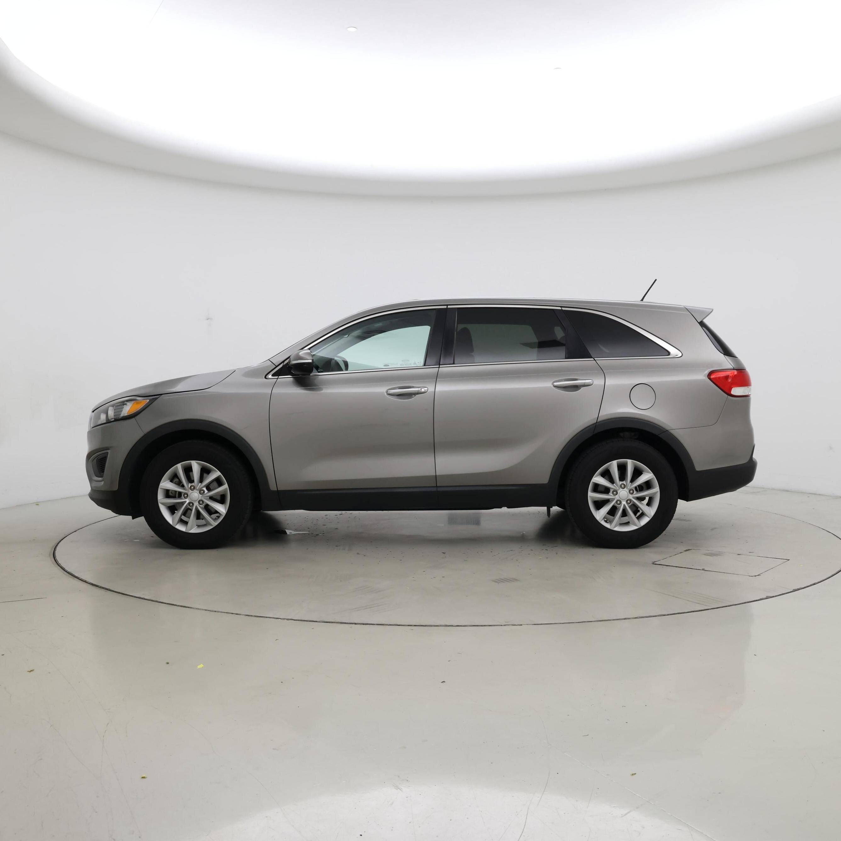 Thumbnail: 2018 Kia Sorento - 3