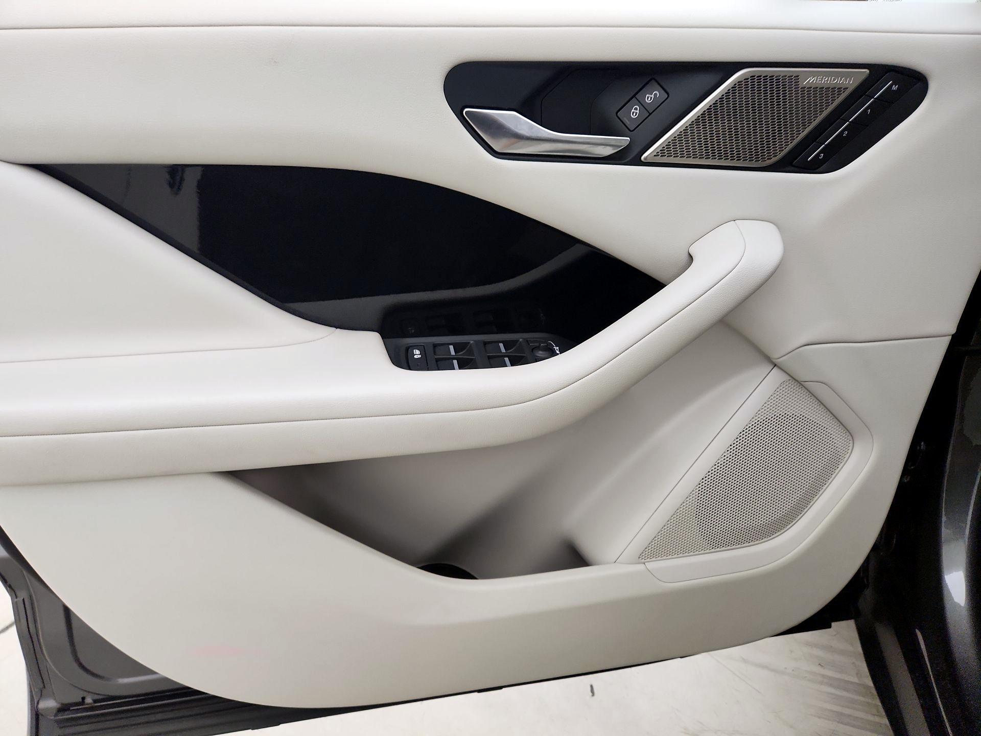 Thumbnail: 2020 Jaguar I-Pace - 12