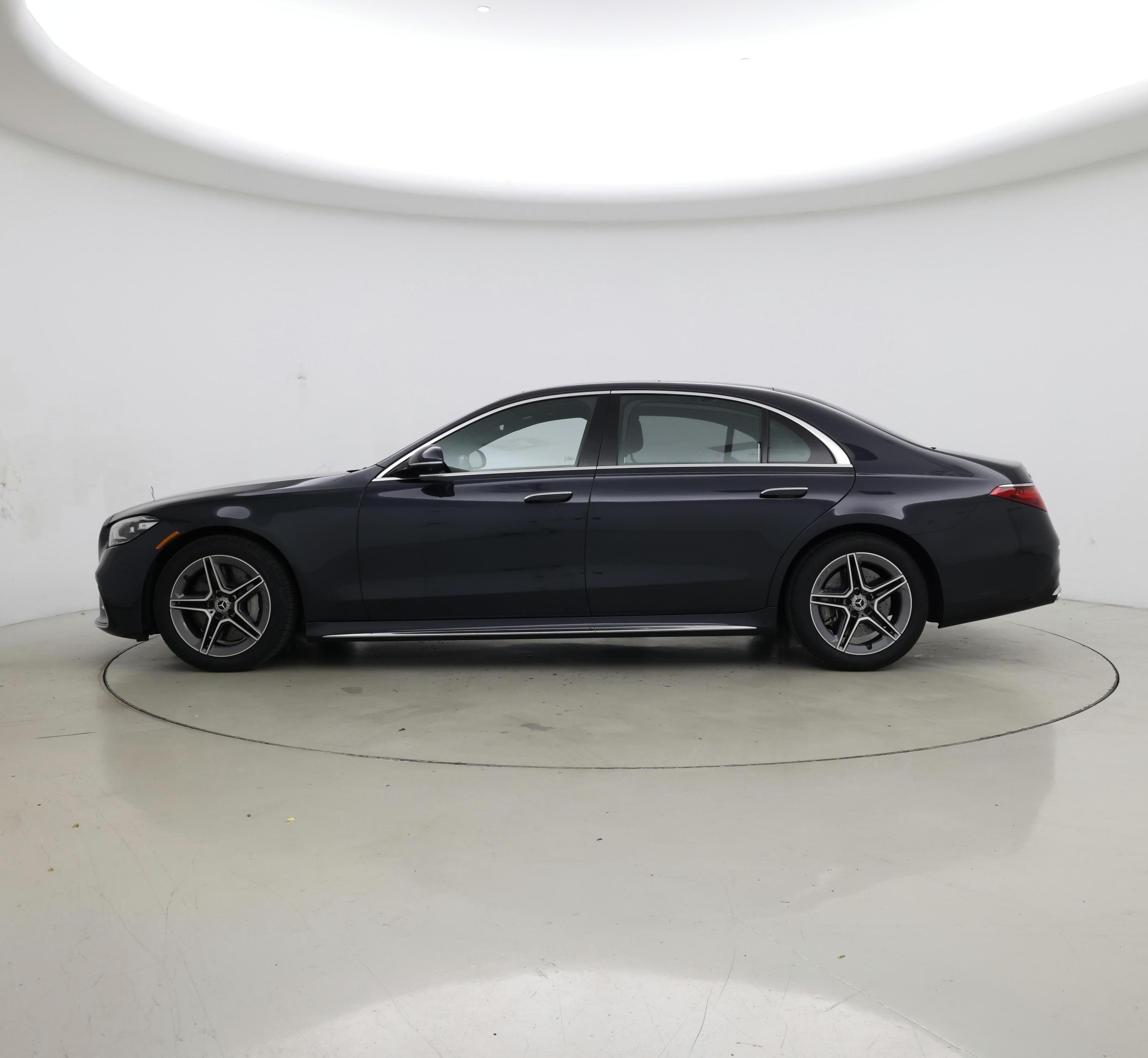 Thumbnail: 2021 Mercedes-Benz S-Class - 3
