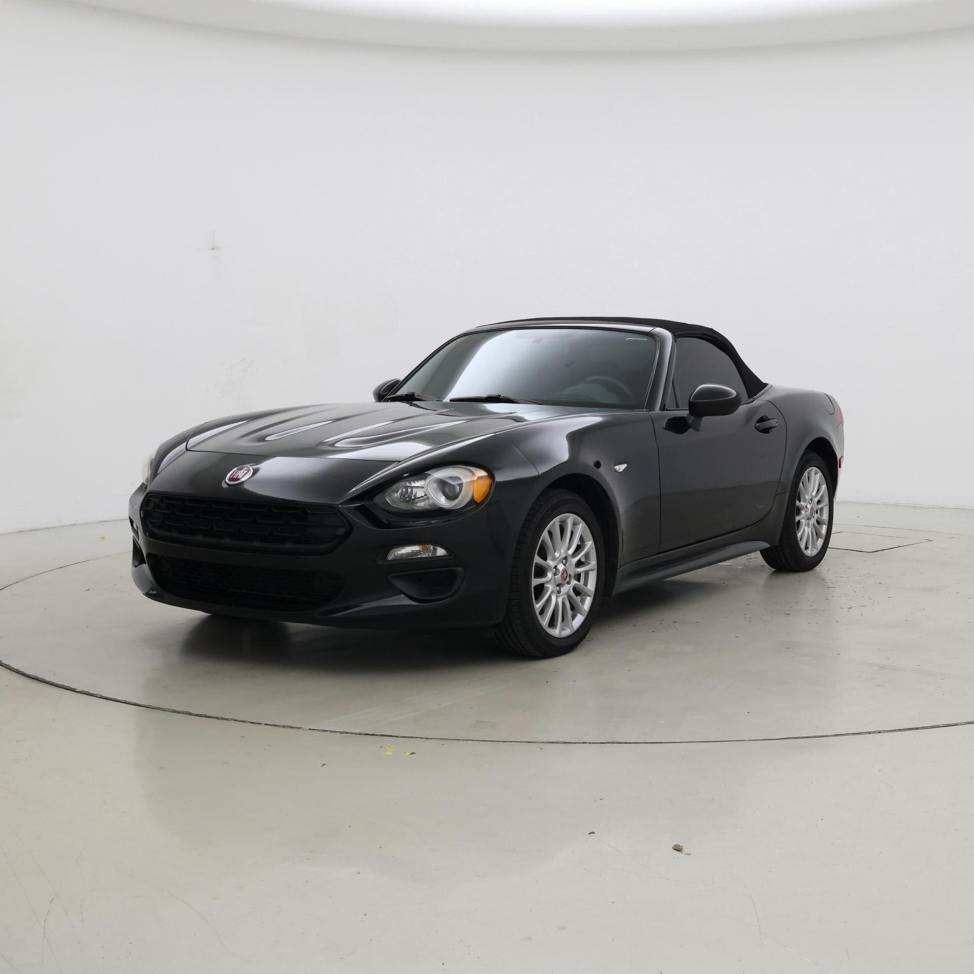 Thumbnail: 2017 Fiat 124 Spider - 4