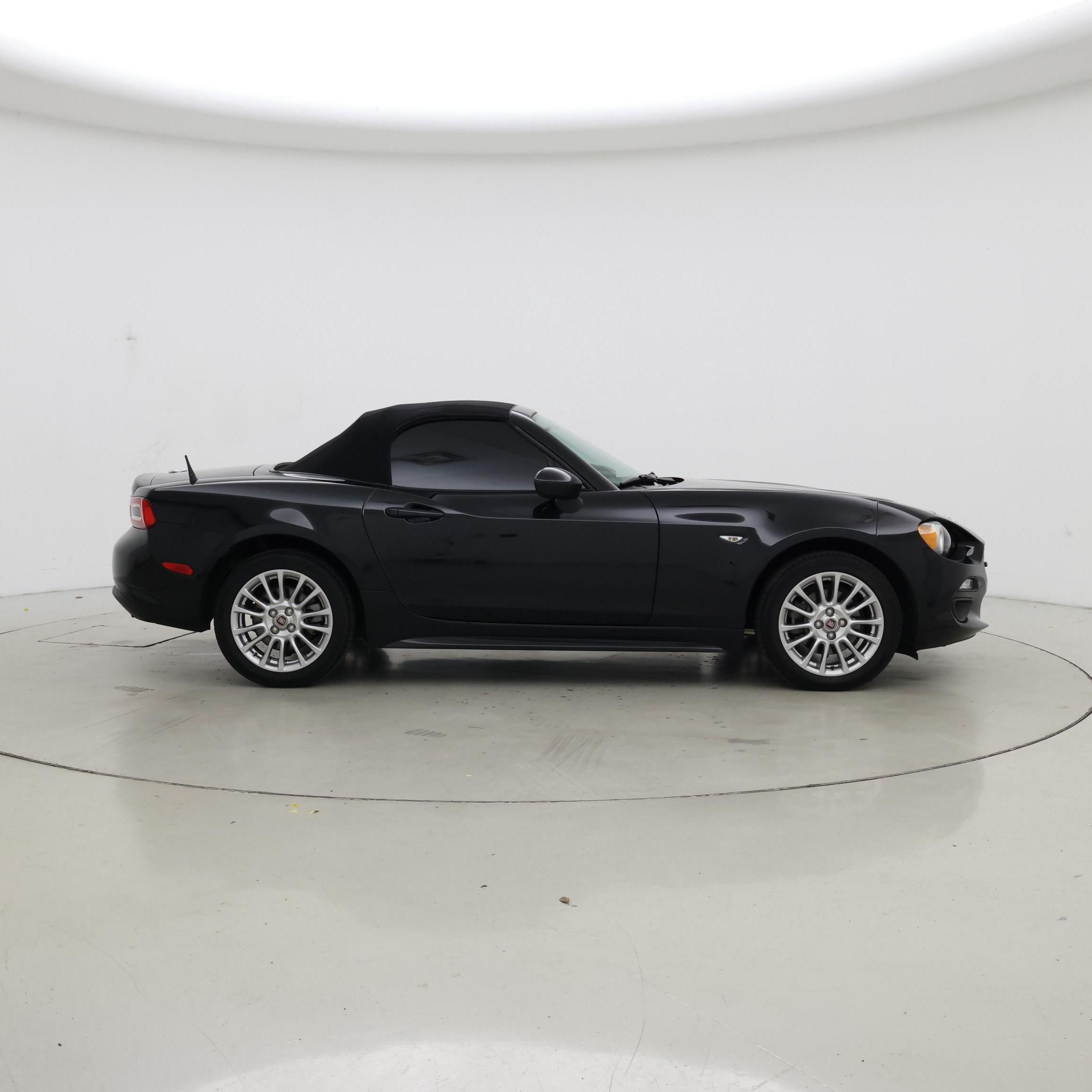 Thumbnail: 2017 Fiat 124 Spider - 7