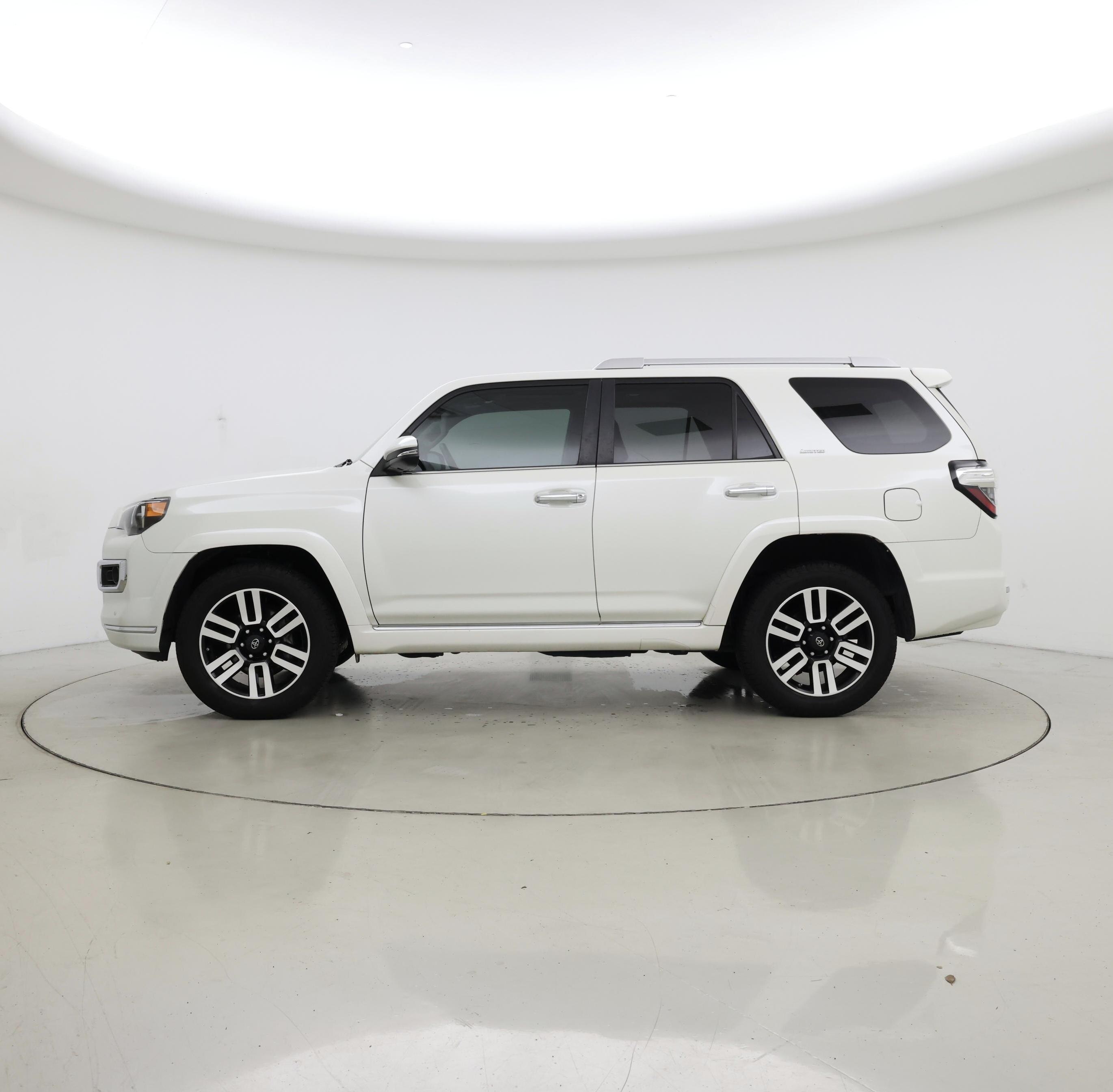 Thumbnail: 2021 Toyota 4Runner - 3