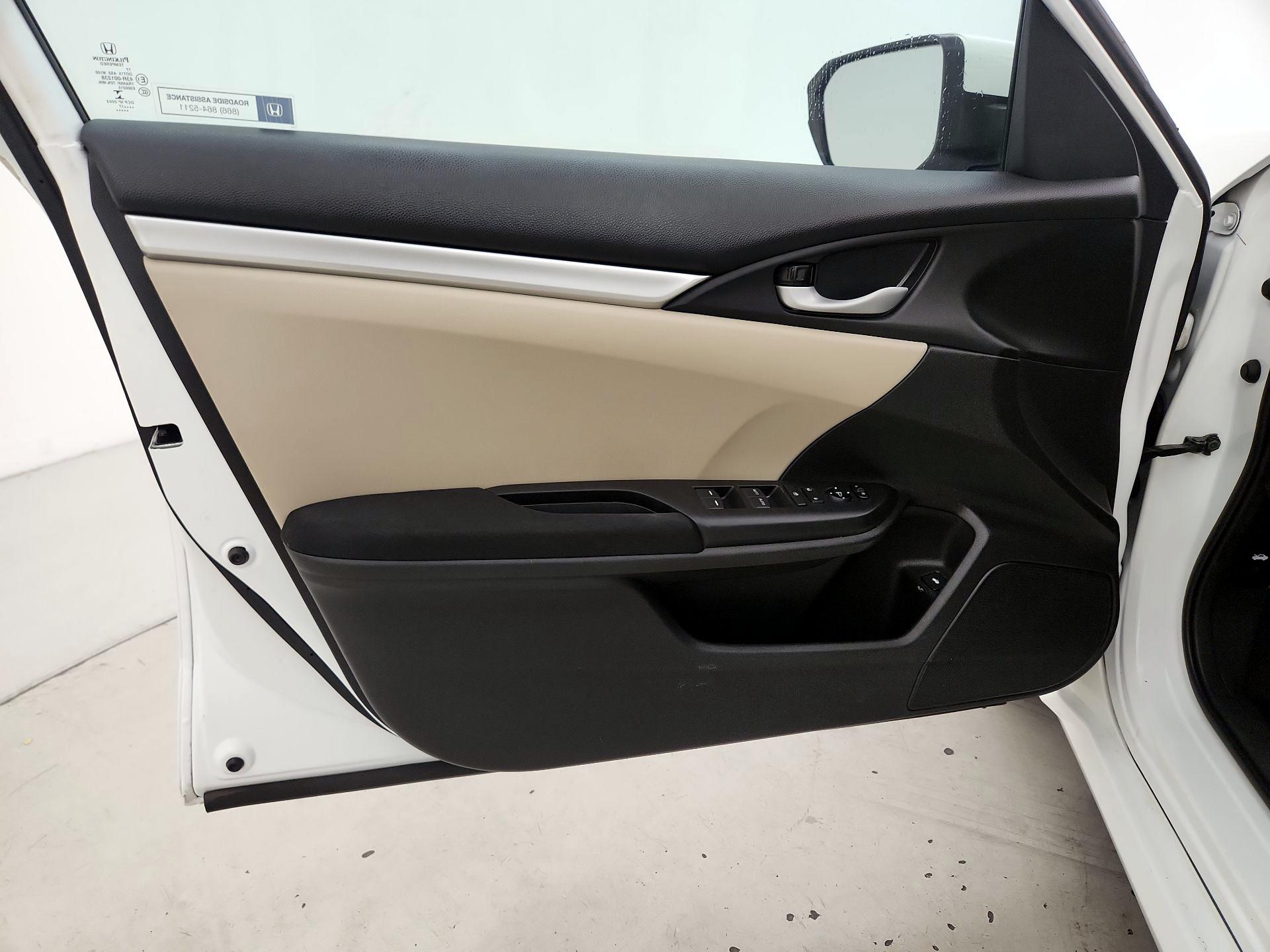 Thumbnail: 2017 Honda Civic - 12