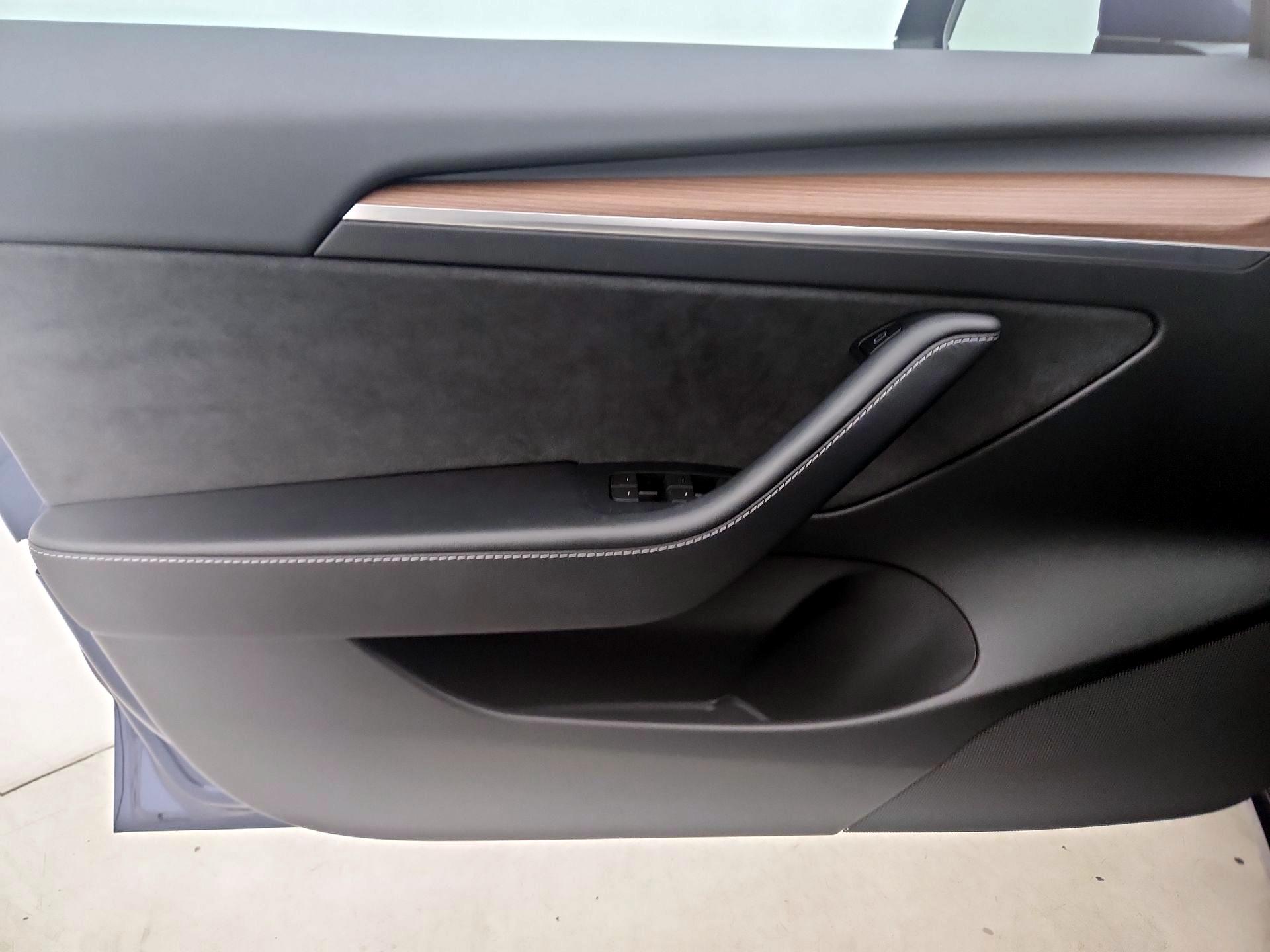 Thumbnail: 2023 Tesla Model 3 - 12