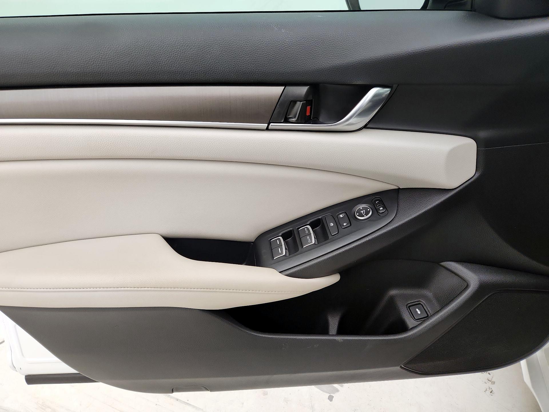 Thumbnail: 2019 Honda Accord - 12